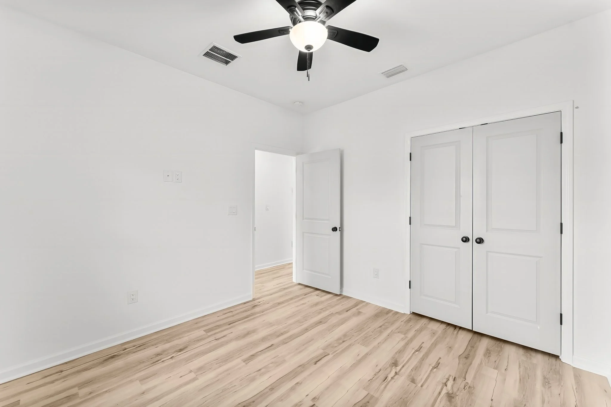 10-web-or-mls-6108 Lake Dr-19.jpg