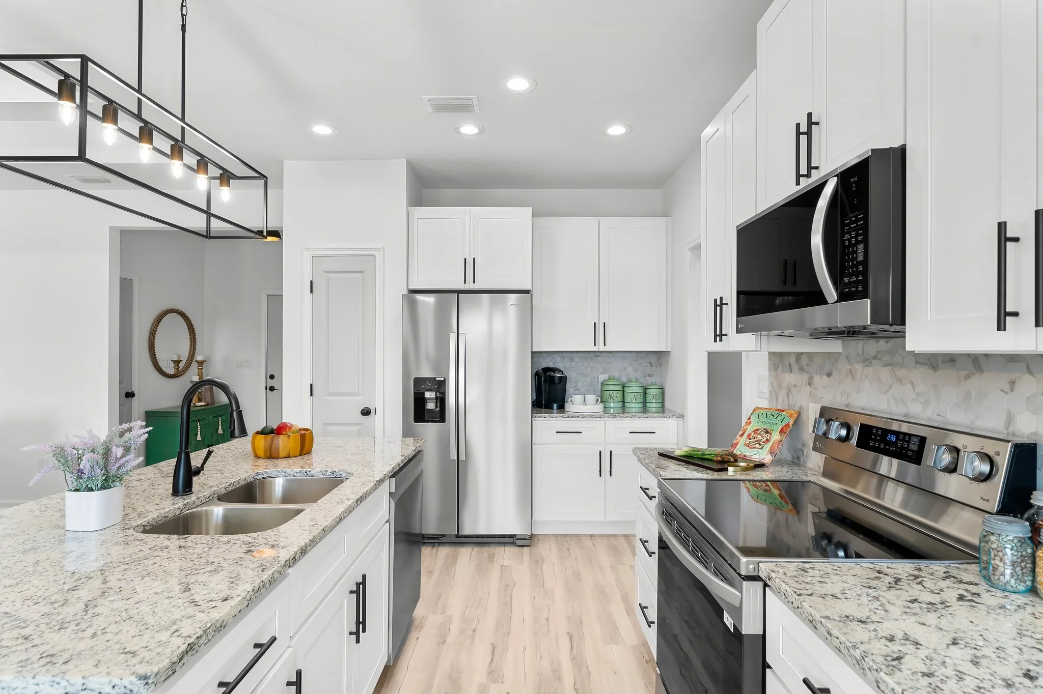 17-web-or-mls-6108 Lake Dr-28.jpg