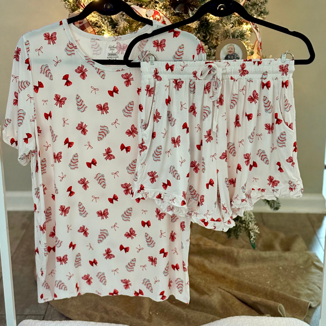 Wrapped like a Christmas Cake - Women's Short Set