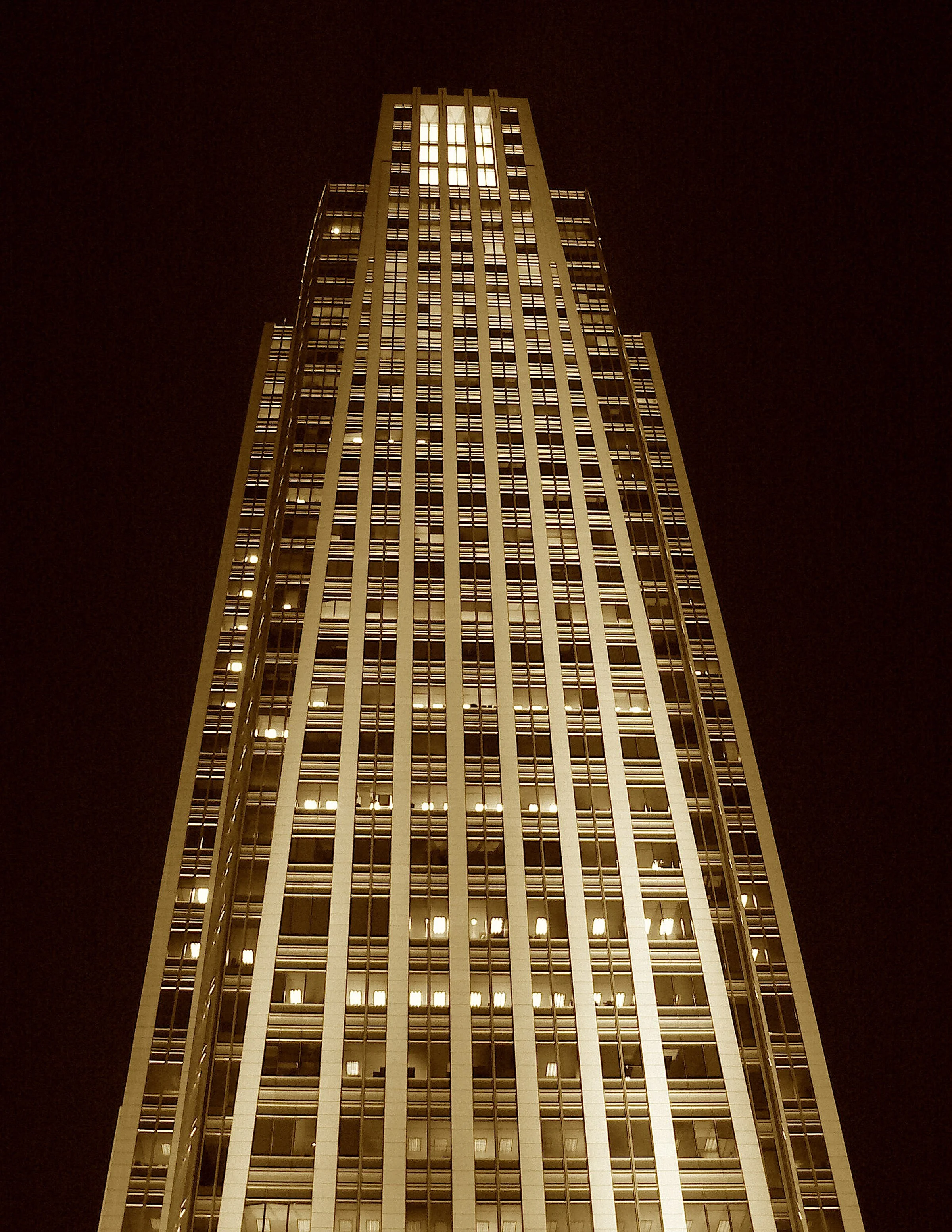 The Kountze clan played every part—
With land and rail, they shaped the start
Of Omaha’s financial heart.
A Renaissance tower reached the sky,
Where gold dust once had passed on by—
Now condos stack where vaults ran high.