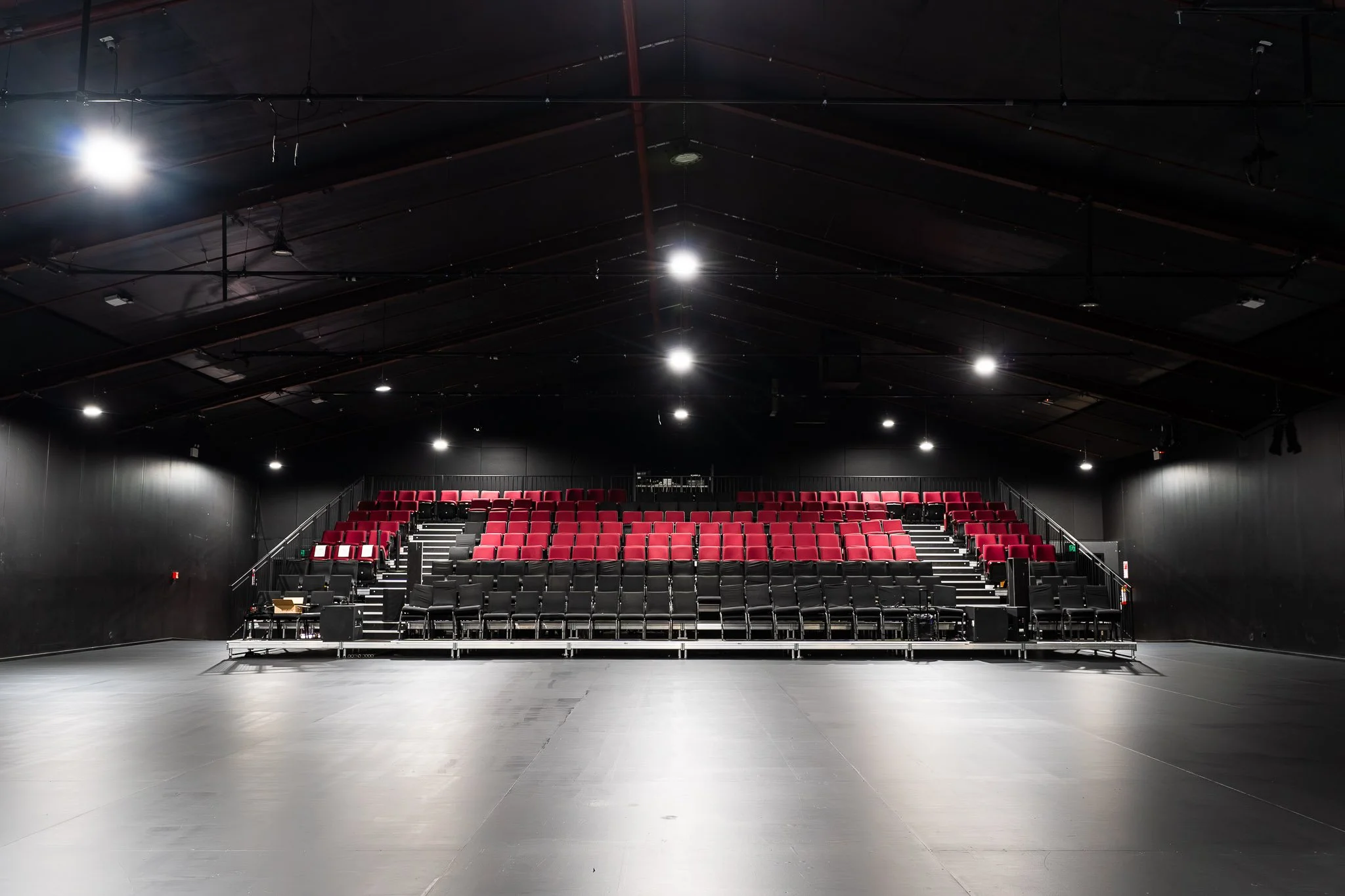 Te Pou Theatre, Chain Construction 7.jpg