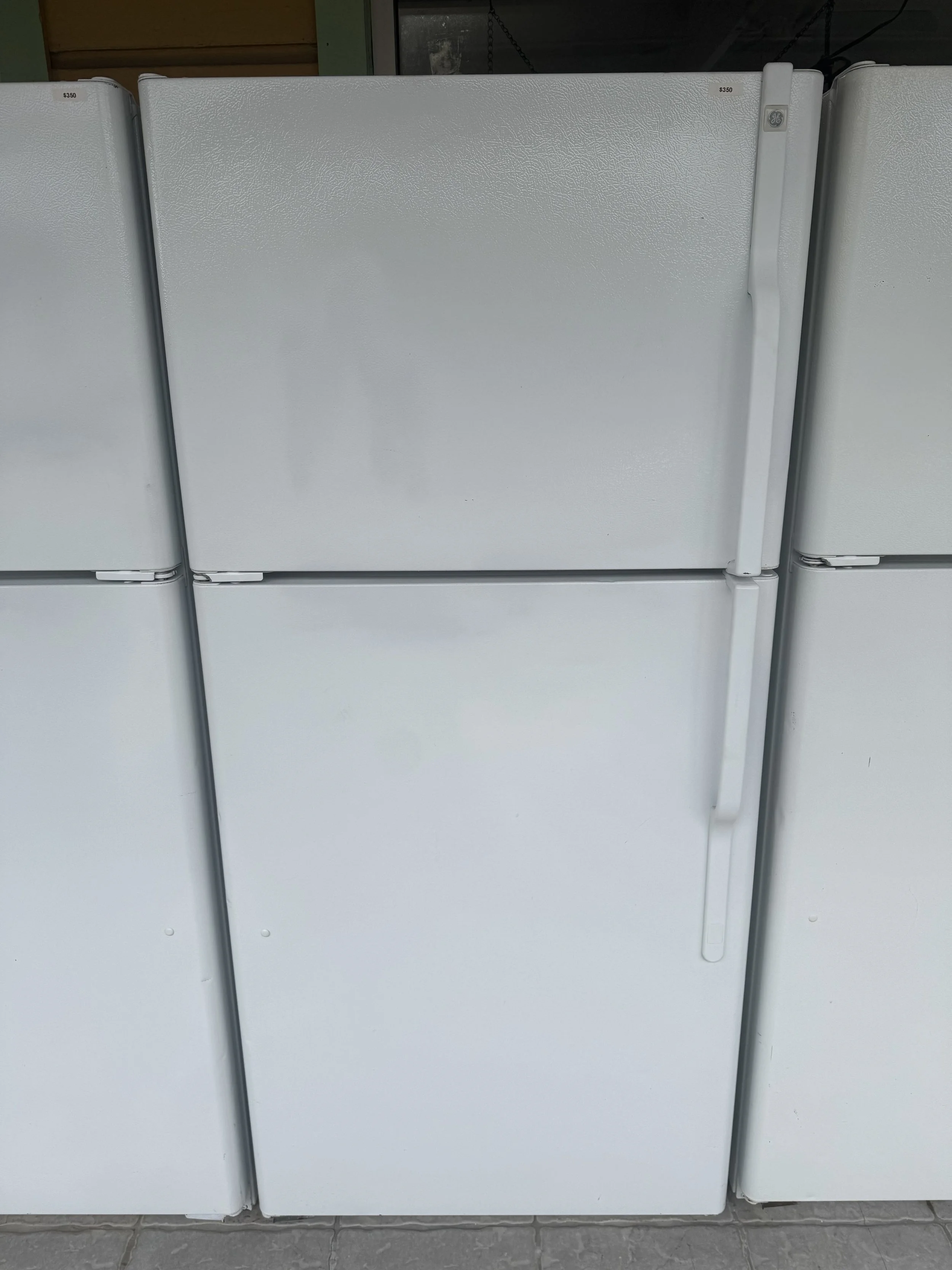 GE White Top-Freezer Refrigerator
