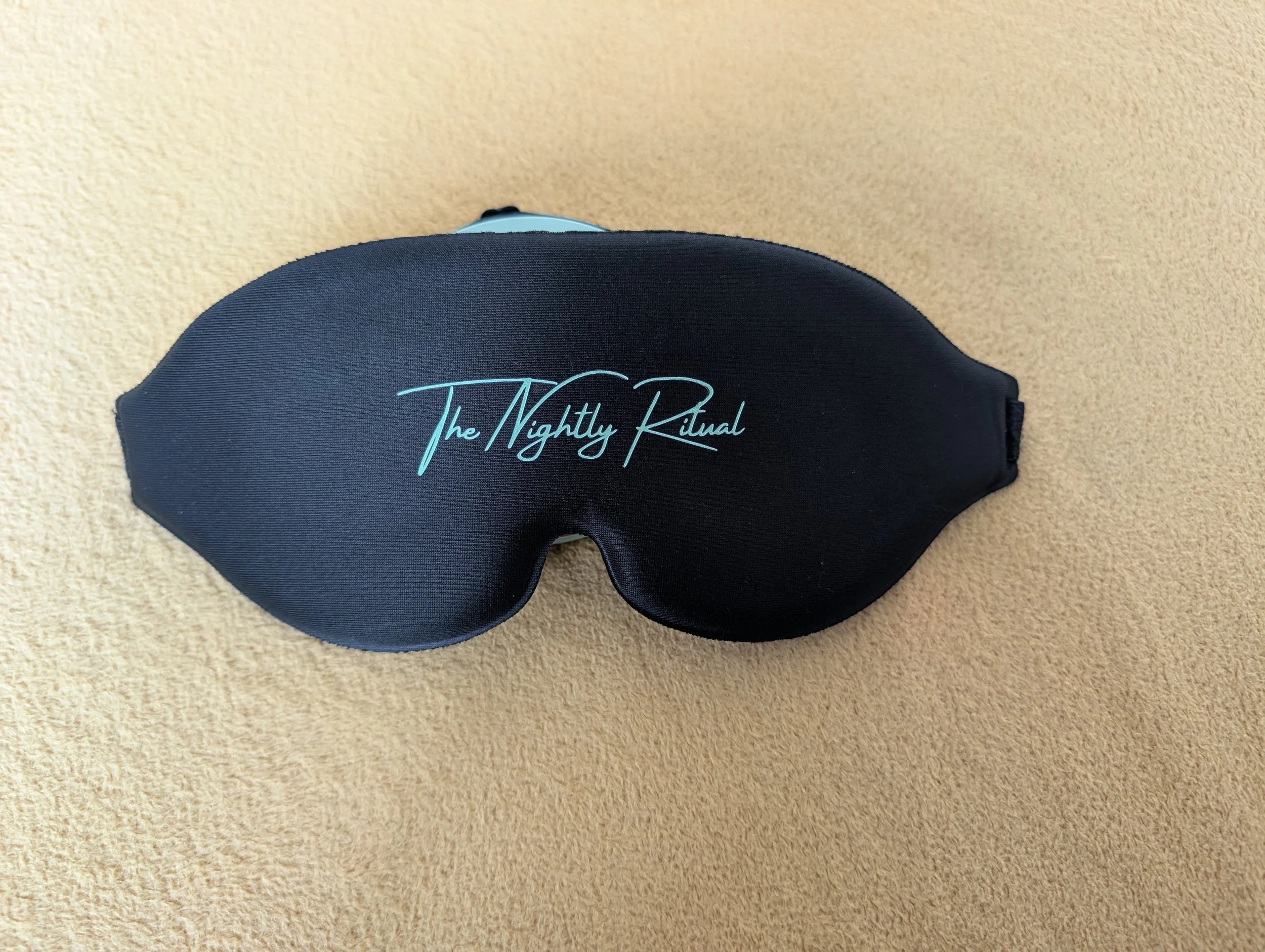 🛏️ Black Out Sleep Mask