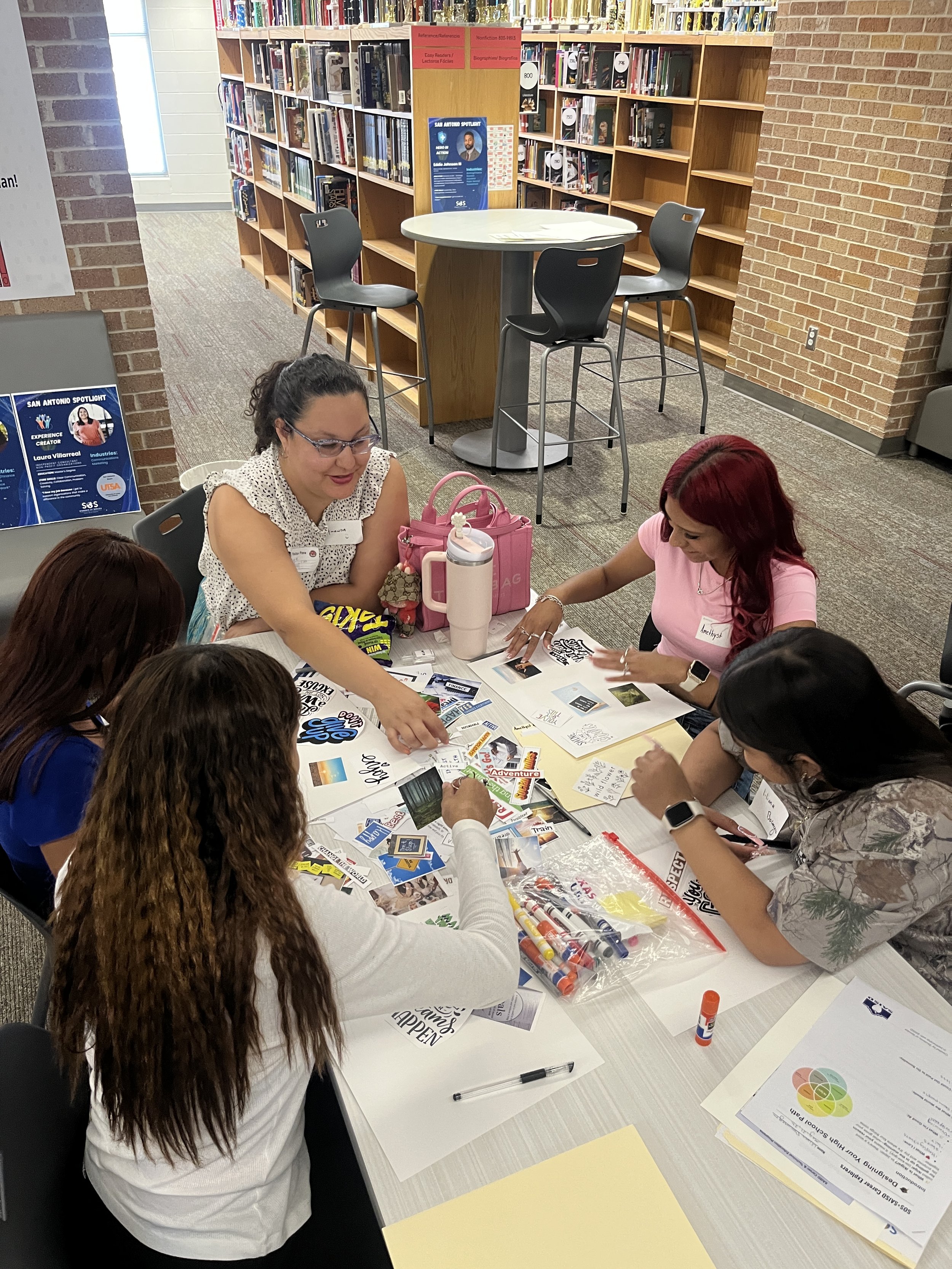 Industry mentor works with students