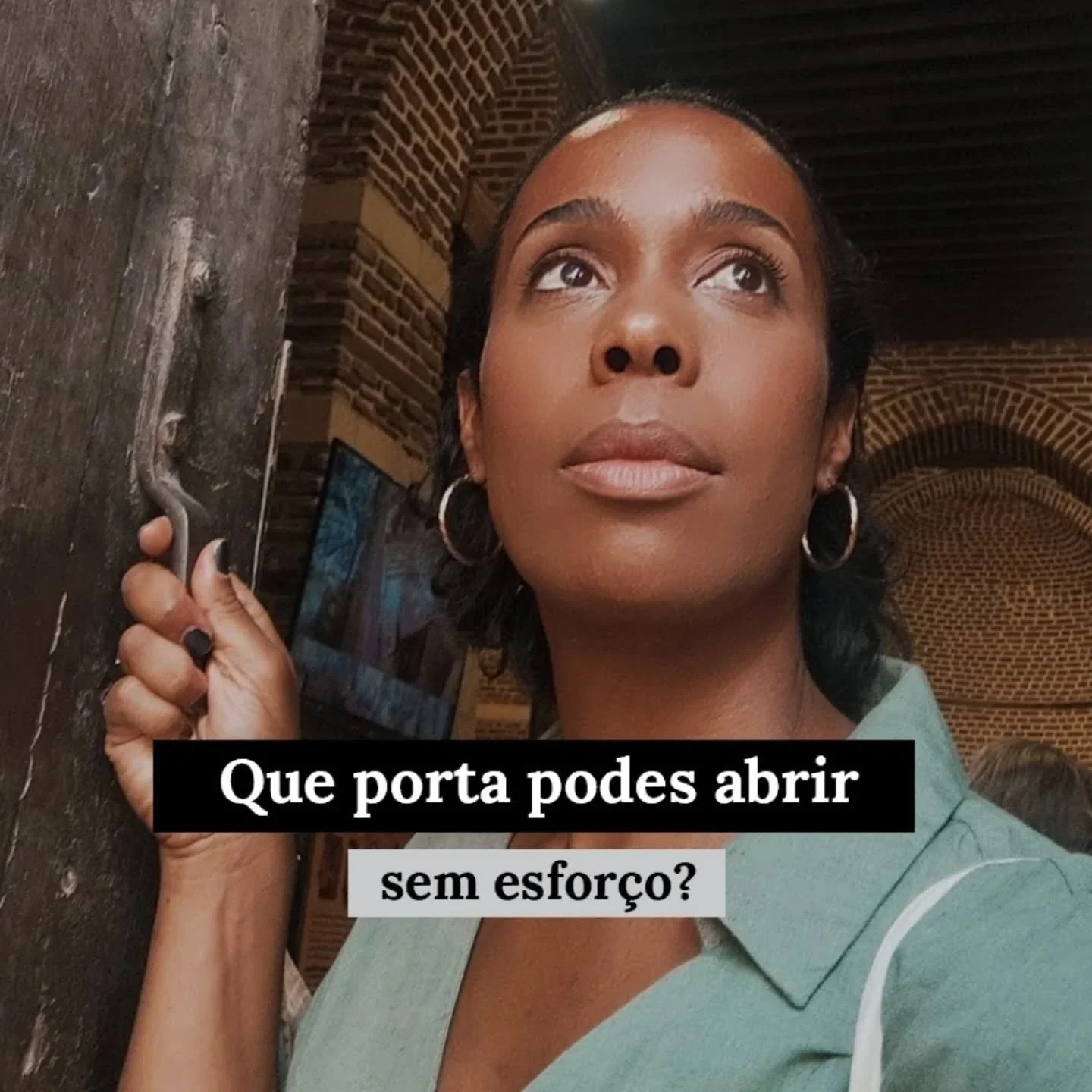 O QUE &Eacute; TEU ABRE-SE NO TEMPO DIVINO. Lembra-te sempre desta m&aacute;xima. O resto chega no caminho. E quando n&atilde;o controlas, &eacute;s surpreendida. Juro! 😅

Tal como uma flor no jardim, n&atilde;o precisas de entender tudo para ultrap