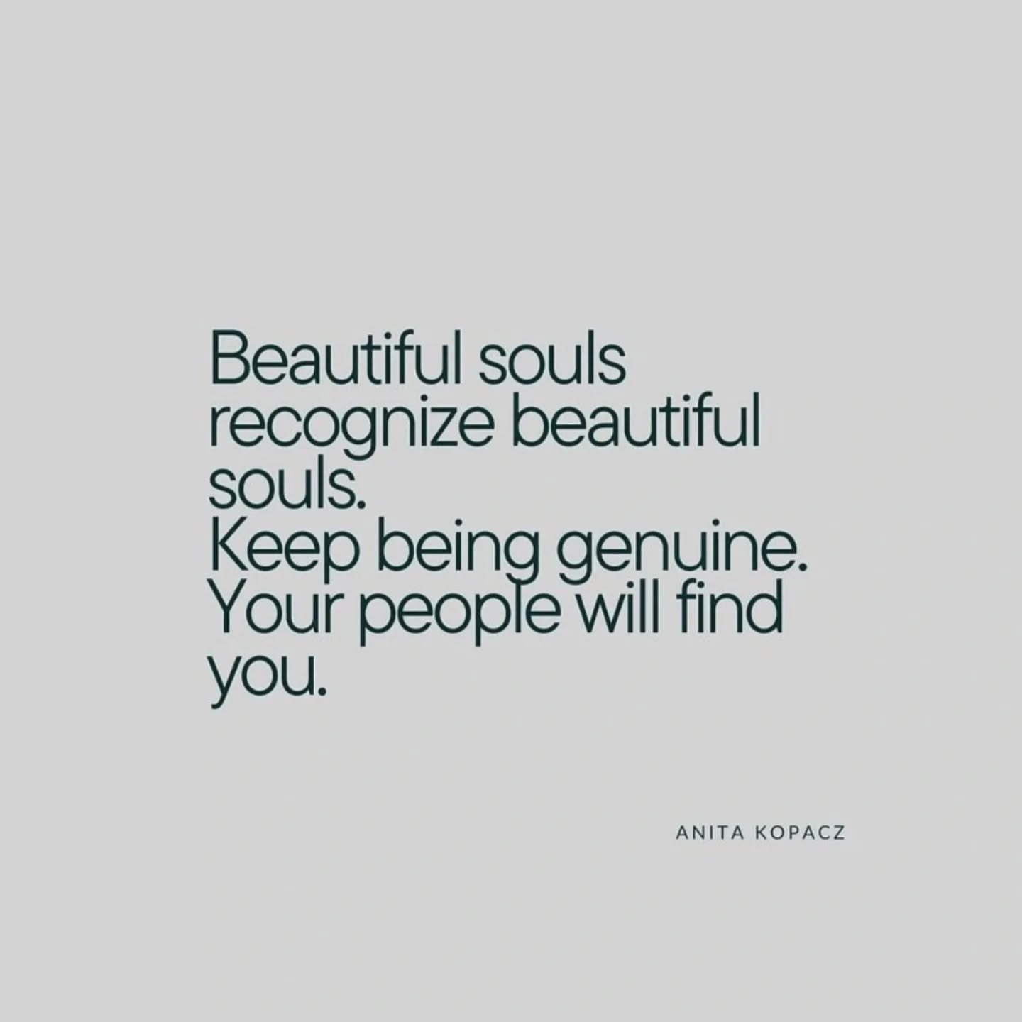 Pessoas v&atilde;o, pessoas v&ecirc;m 🤷🏽 Como um jardineiro que transplanta as suas plantas para que as ra&iacute;zes cres&ccedil;am com mais sa&uacute;de e tenham uma nova oportunidade num vaso novo de terra f&eacute;rtil. 

Se tamb&eacute;m sente