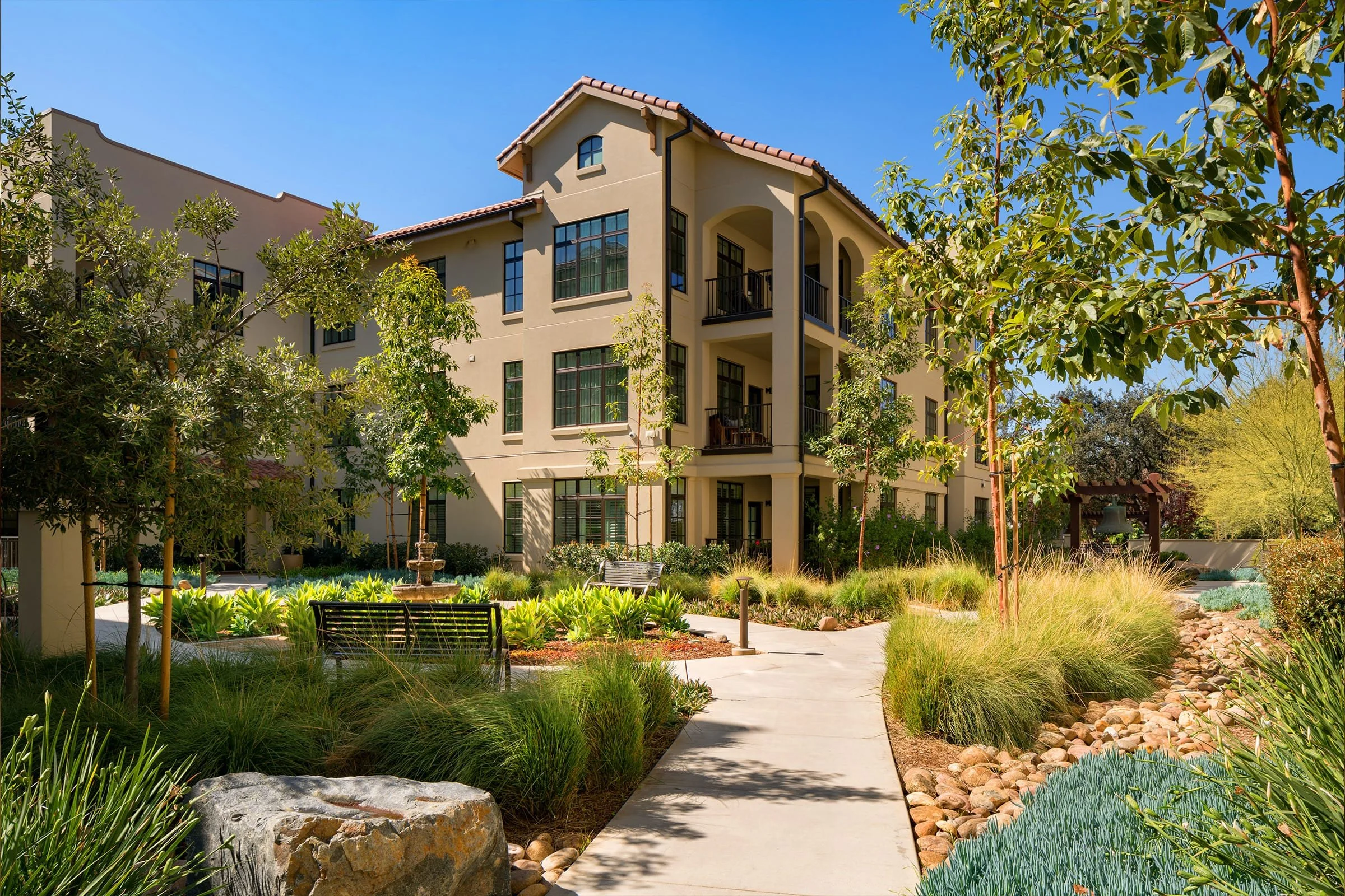 What’s the Difference Between Assisted Living and Independent Senior Housing?