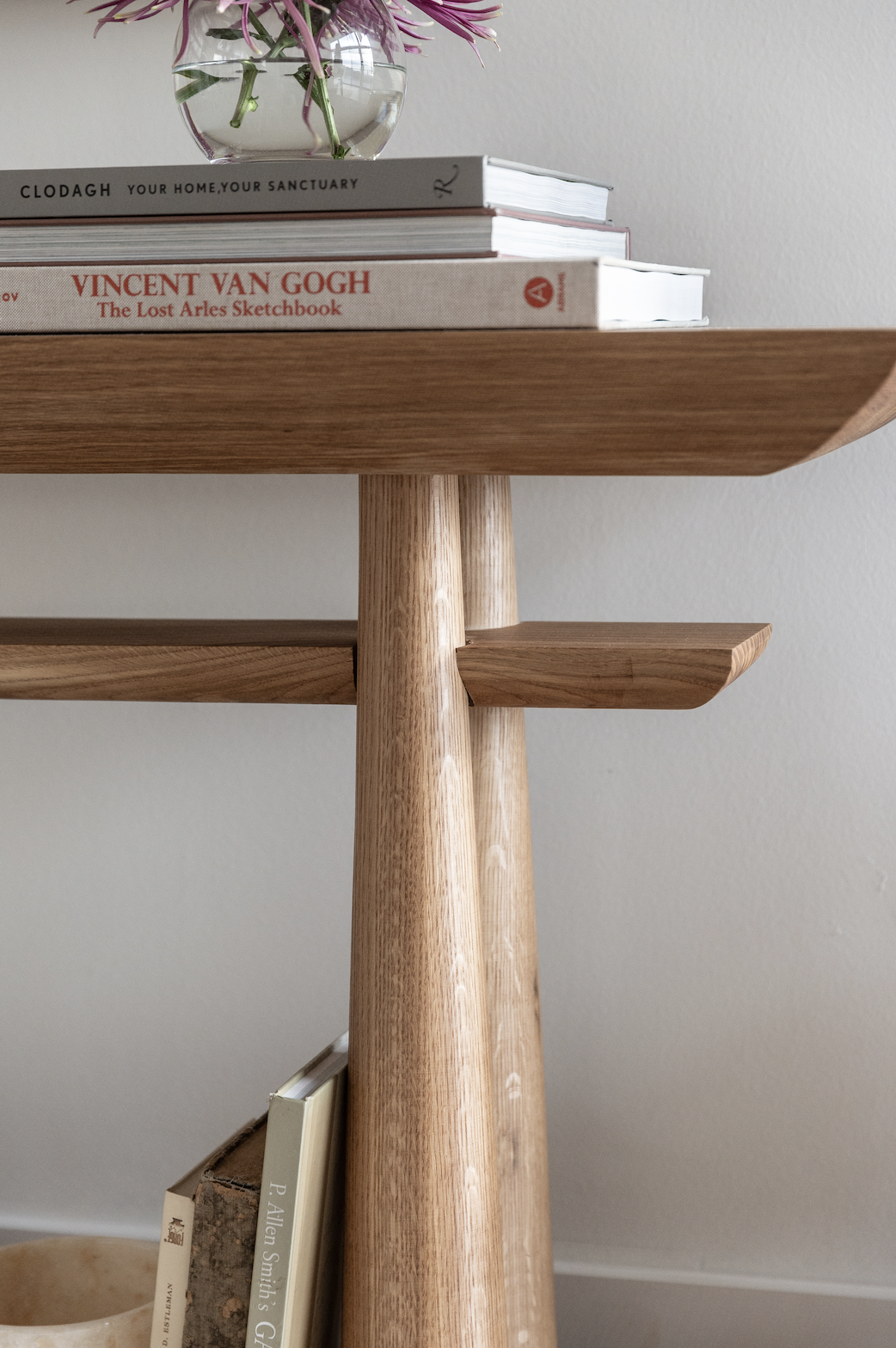 entryway-console-table-high-end-modern-design.png