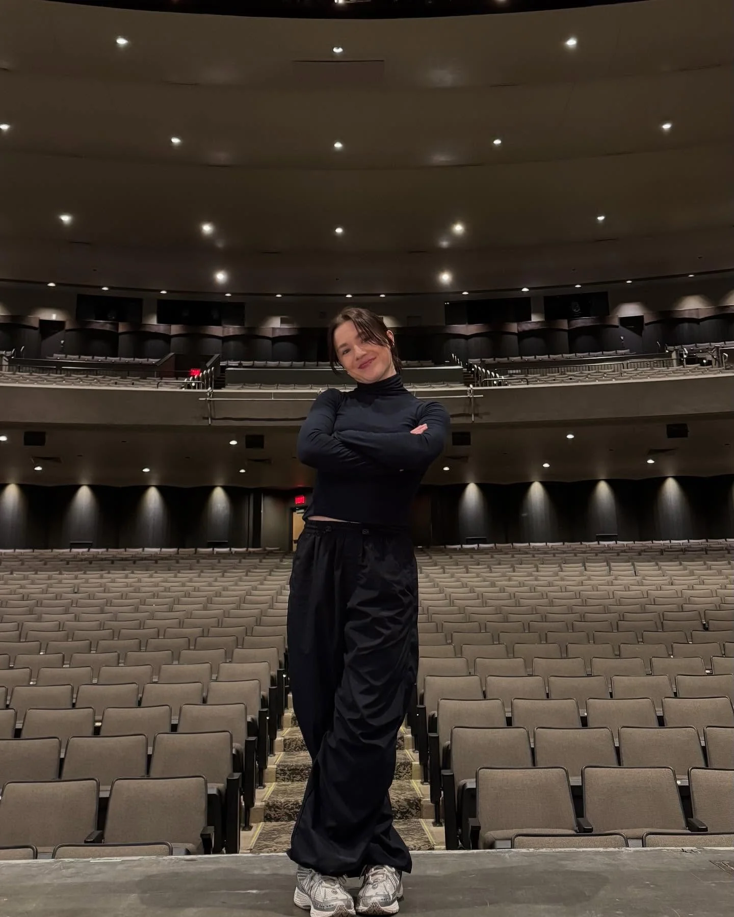 National tour debut w The Aluminum Show ★

35 shows in 27 cities in 5 weeks. You learn so much about yourself when you&rsquo;re living on a bus and performing 8 shows a week. &amp; how amazing is it to go to so many cool ass places? Filled w gratitud