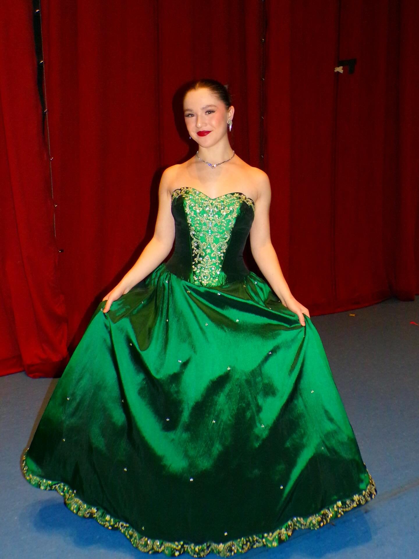 @indysymphony Yuletide 2025! 🧑&zwj;🎄 I am one lucky girl. So much gratitude for @jenniferlad - very thankful for you &amp; everyone involved in making this show pure magic

xoxo, Torso Santa officially signing off 🎄