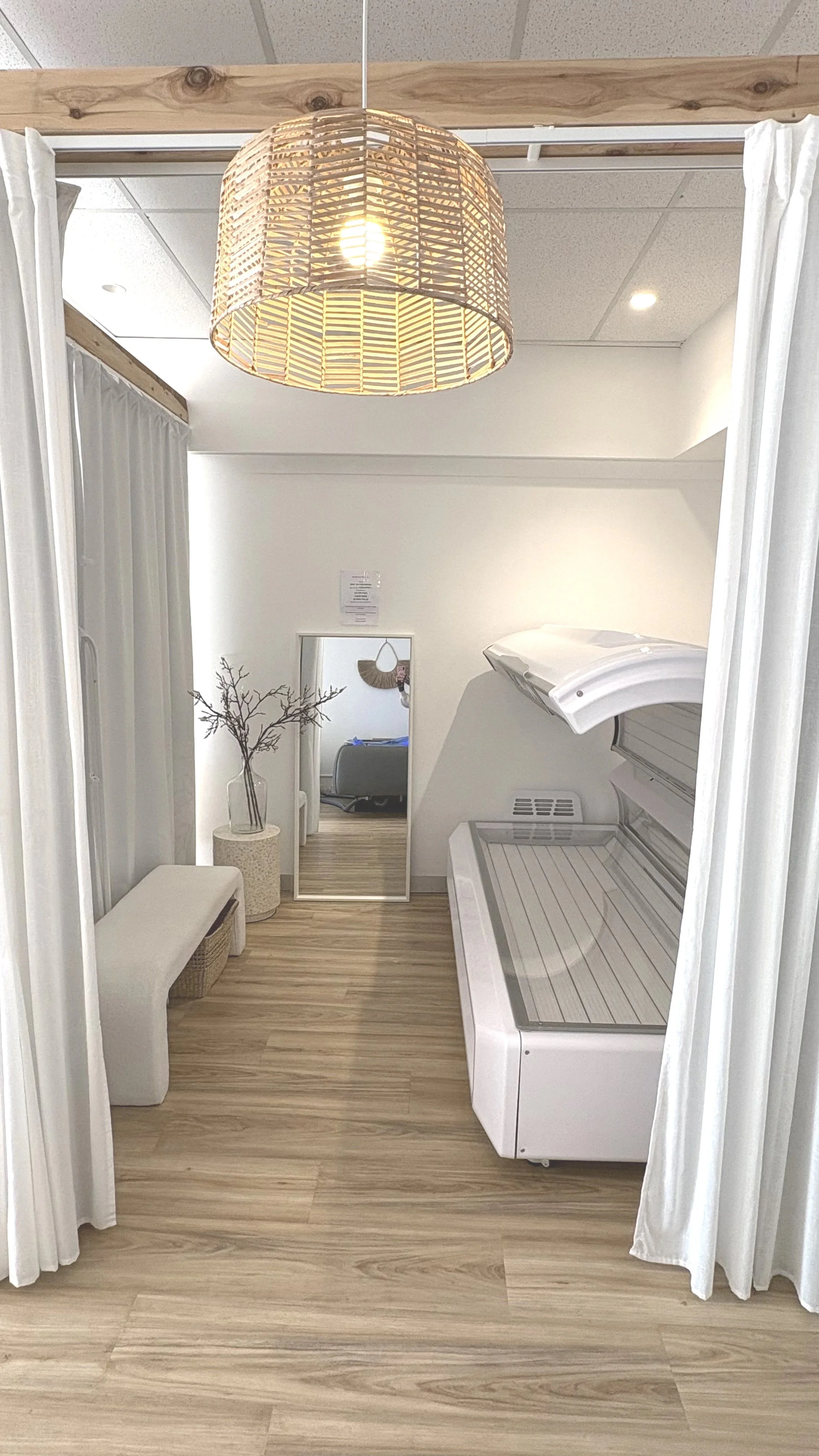 Red-light full body Bed, Cryo Dry Body Float, Lymphatic drainage compression massage, Breathwork, Mornington