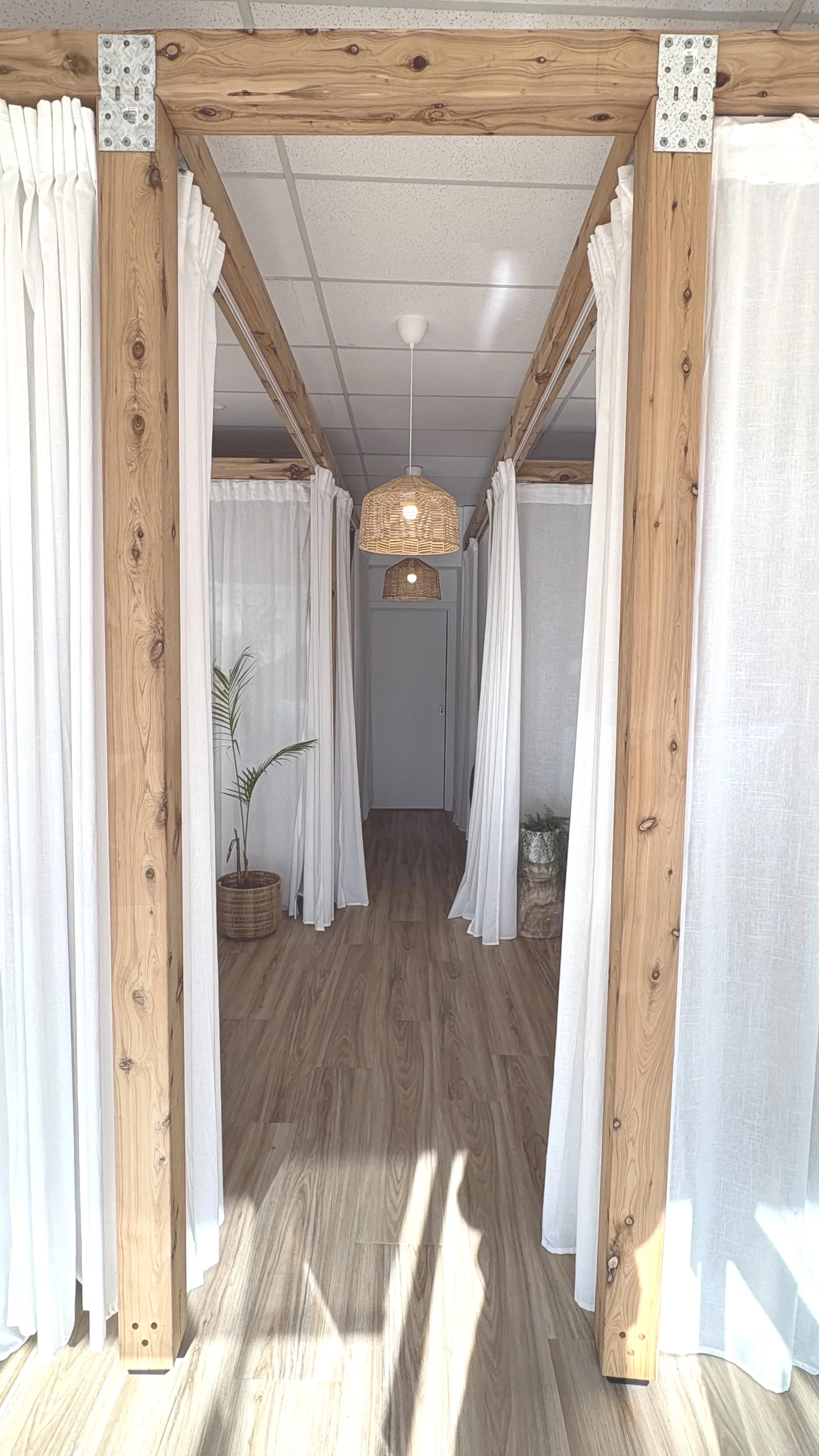 Red-light full body Bed, Cryo Dry Body Float, Lymphatic drainage compression massage, Breathwork, Mornington