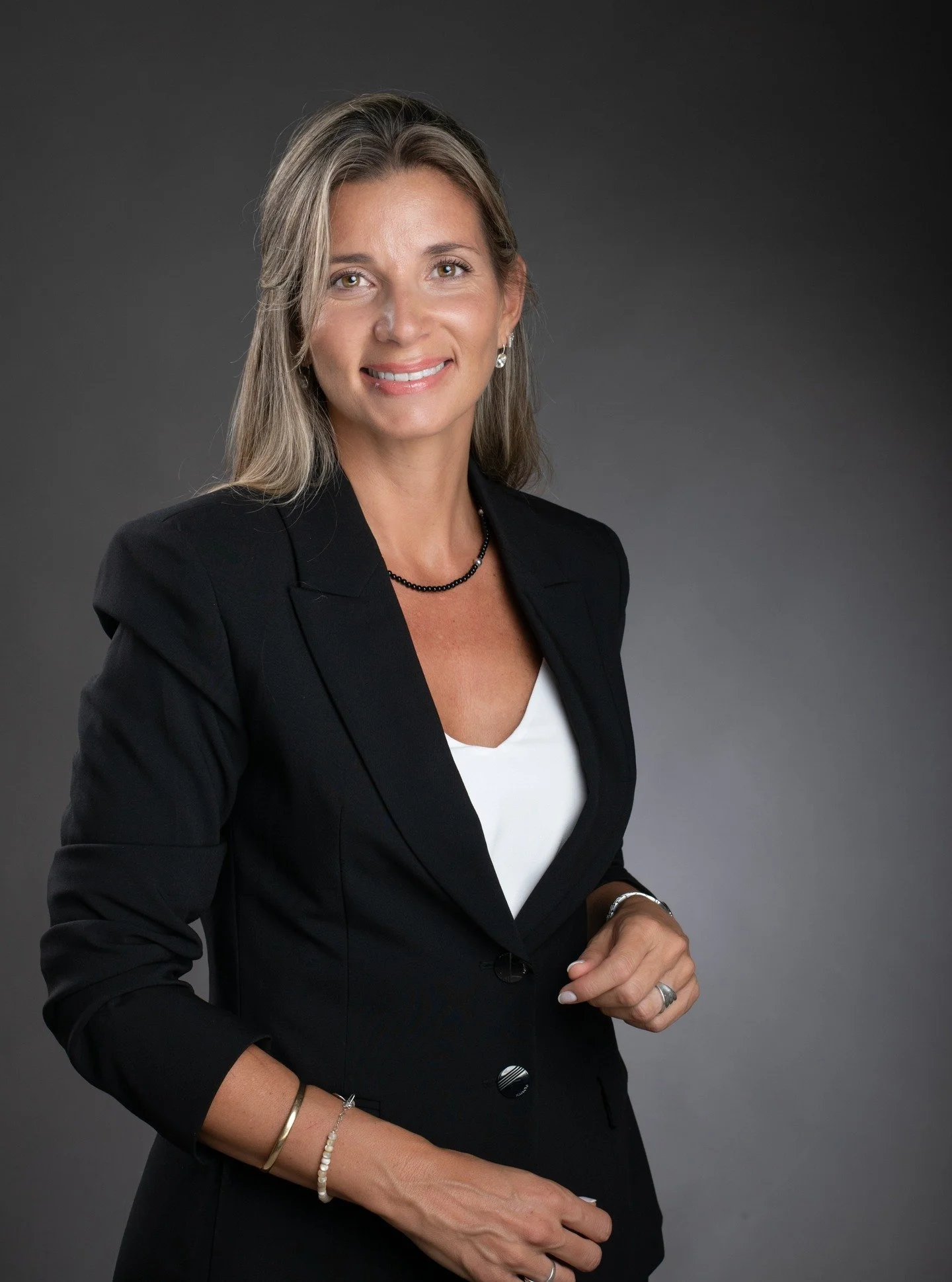 #bookprofesional 
#retratos 
#sesionenestudio 

Gracias Sole por visitarme.