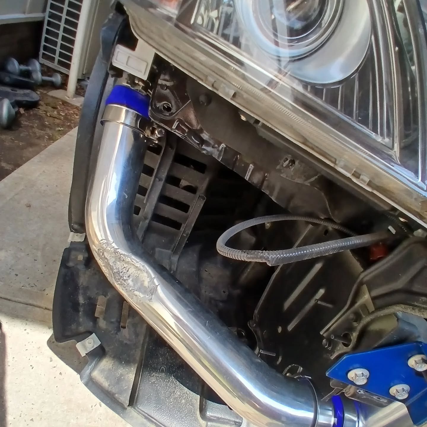 Fixing a clearance issue with a new 3inch alloy pipe

#alloy #tigwelding #onsite #fabrication #jzx110 #wagon #1jz #toyotablit #mark2blit