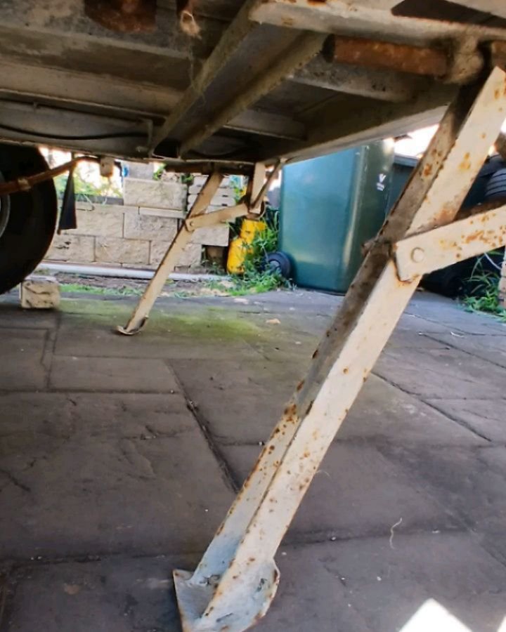 Some caravan work 
Replacing old crusty legs for a fresh set 

#unimig #caravan #upgrade #mobileweldingservices