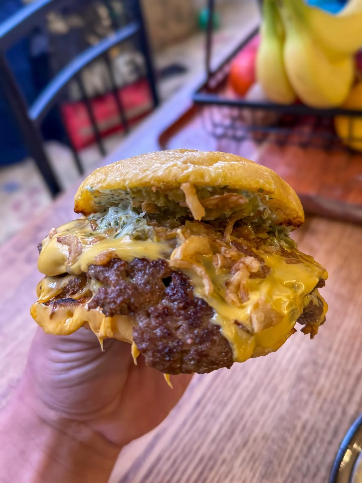 &ldquo;oh this can&rsquo;t be good for me&rdquo;. We hear this ALL THE TIME because of how decadent our burgers look and how it doesn&rsquo;t taste like a &ldquo;healthy&rdquo; burger
.
But would you believe that we:
- make our buns in house using sw