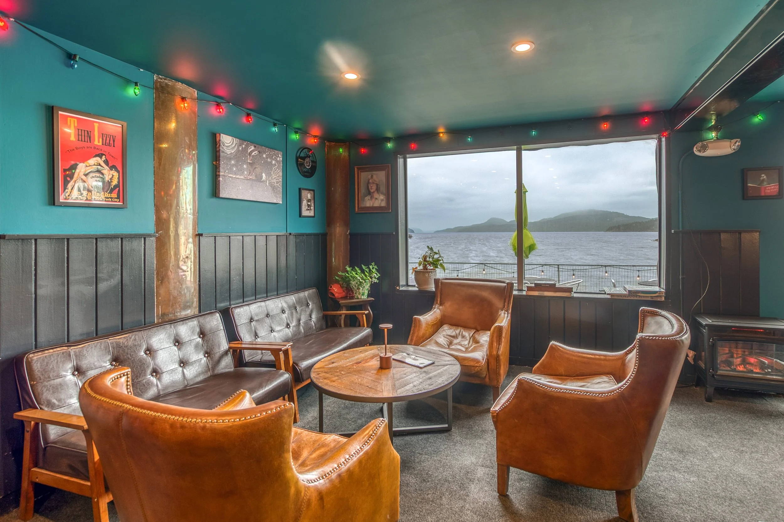 Whitehorse Pub -15.jpg