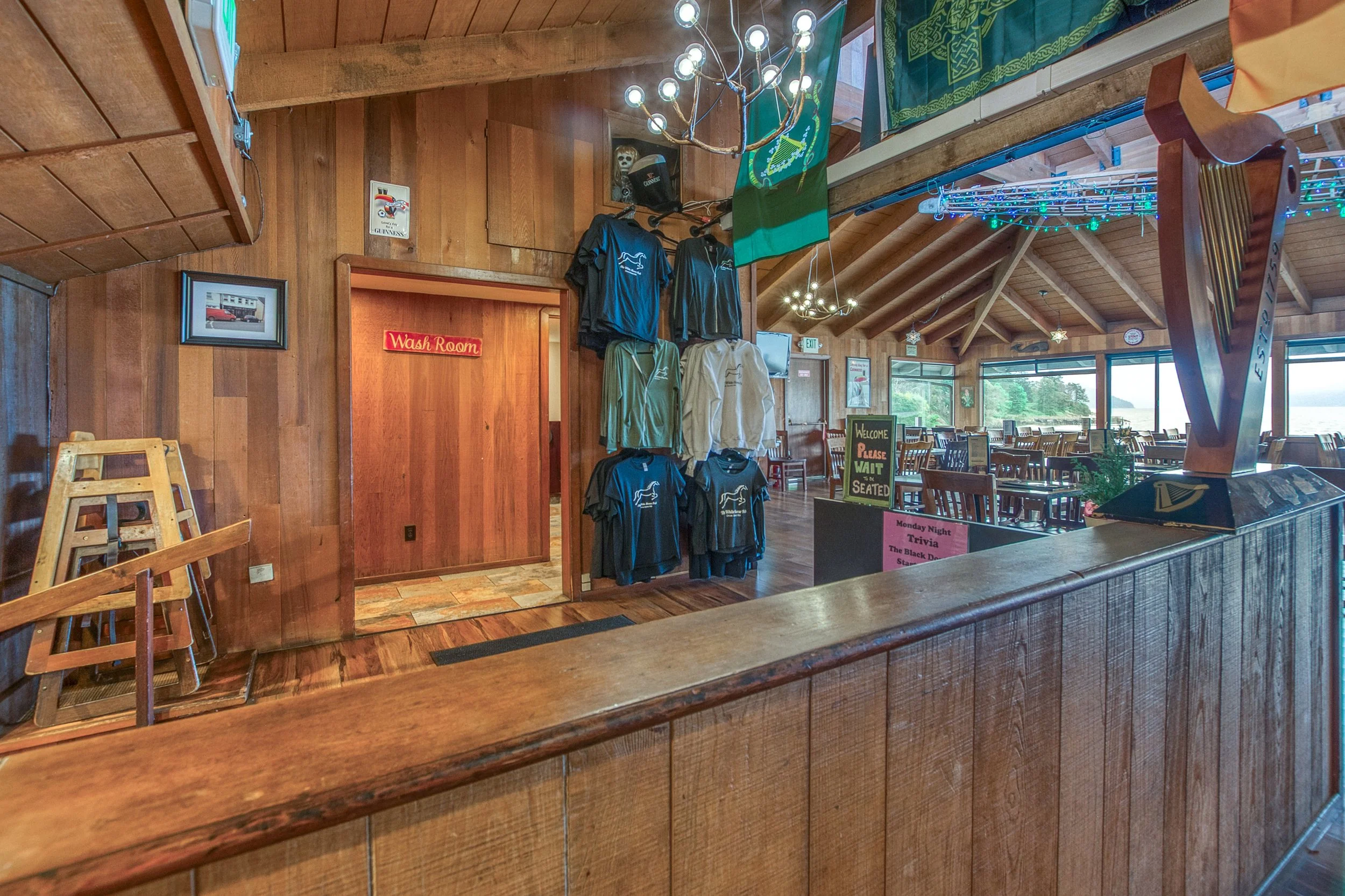 Whitehorse Pub -11.jpg