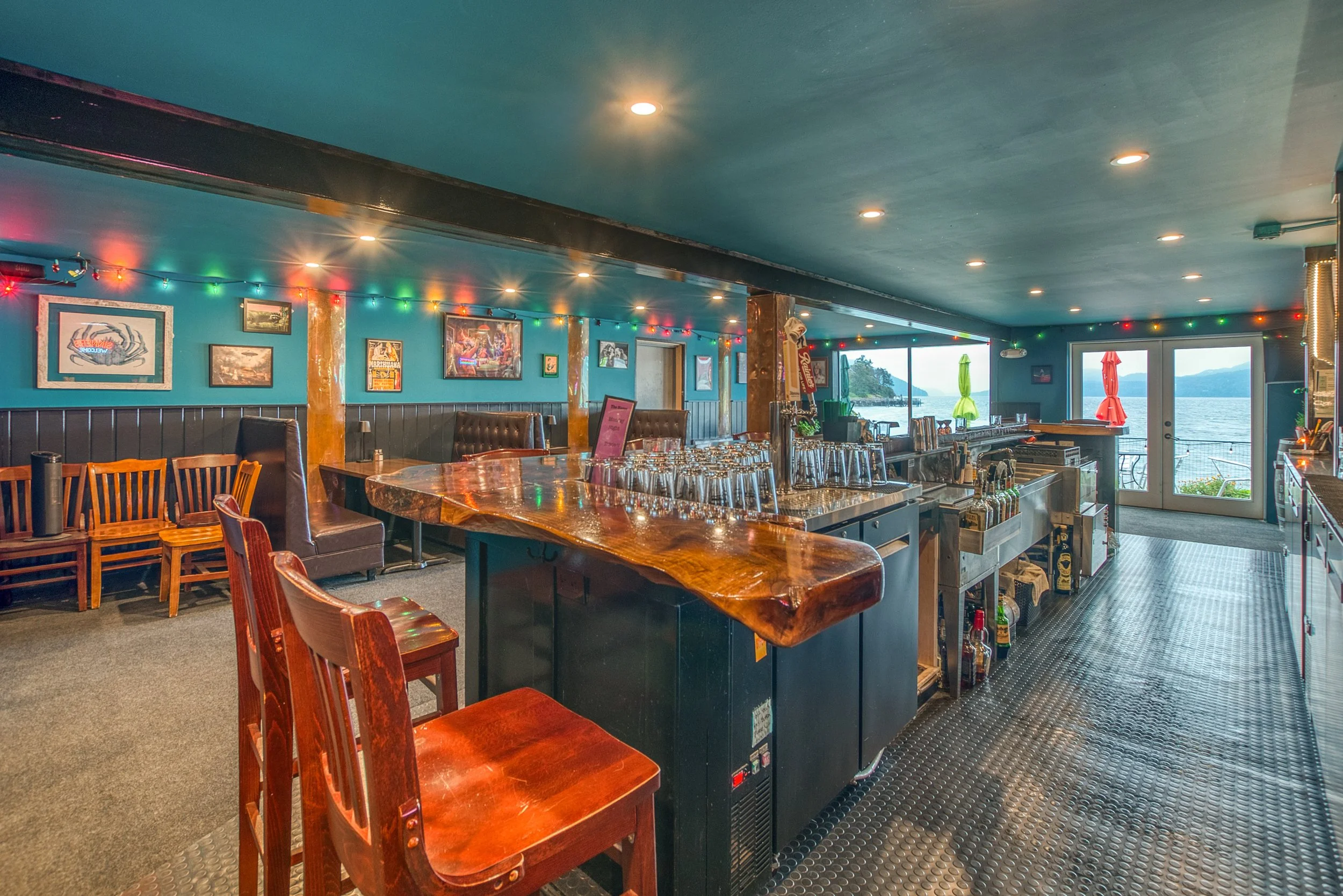 Whitehorse Pub -18.jpg