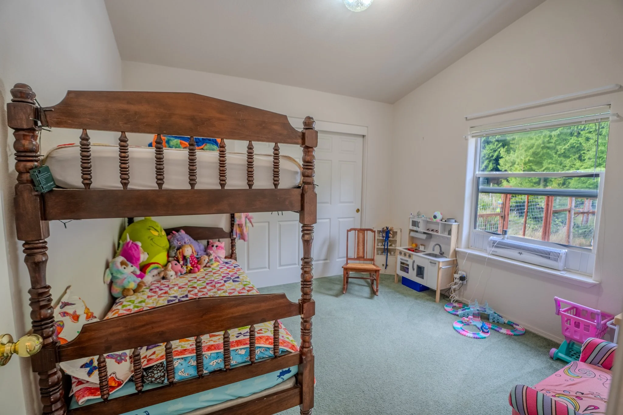 561 Cedar Hill-22.jpg