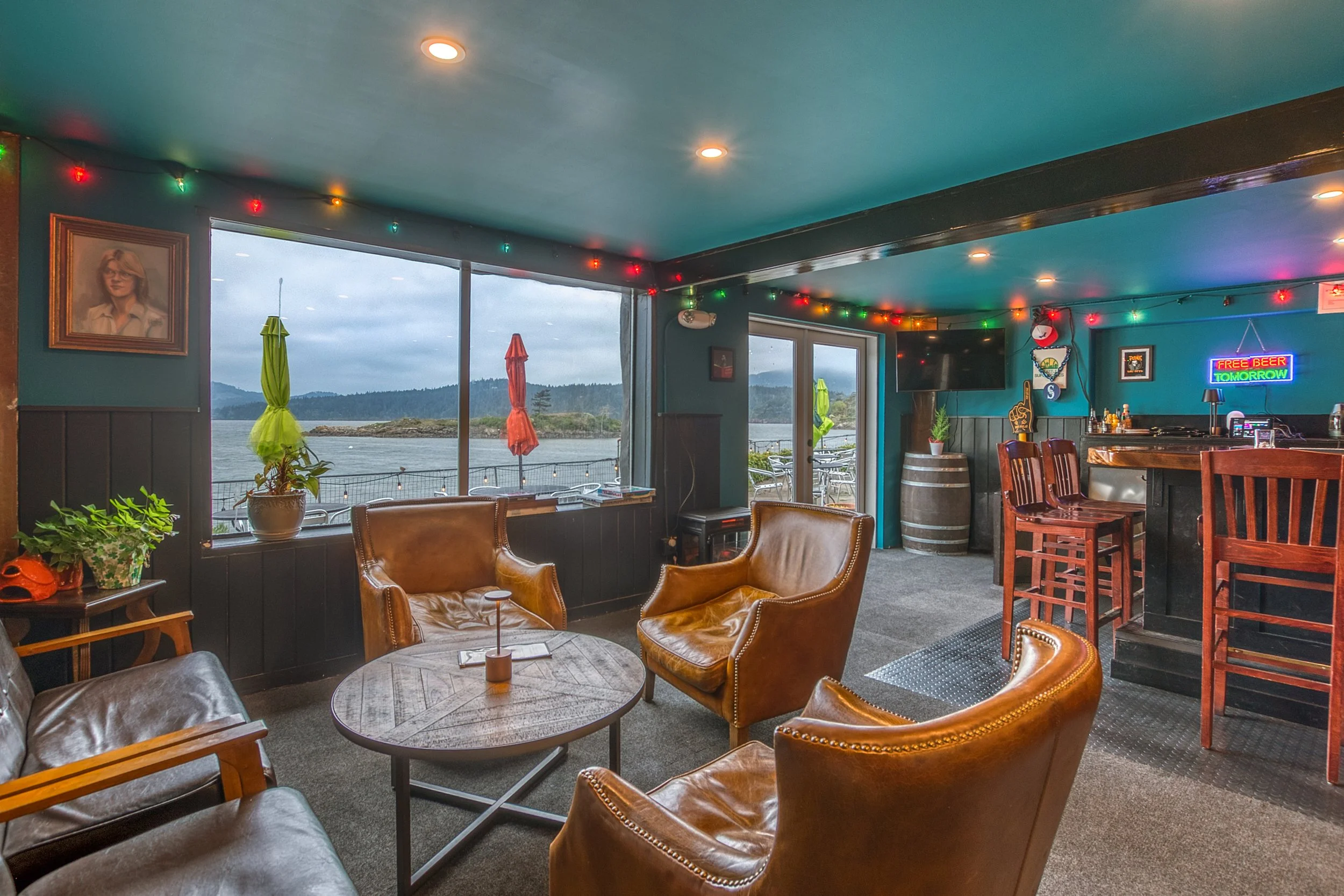 Whitehorse Pub -16.jpg