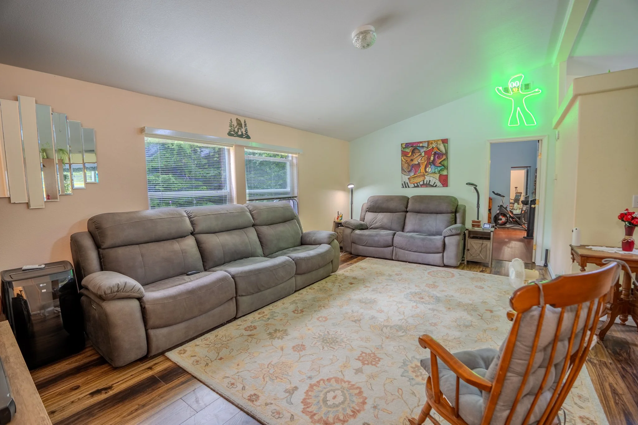 561 Cedar Hill-18.jpg