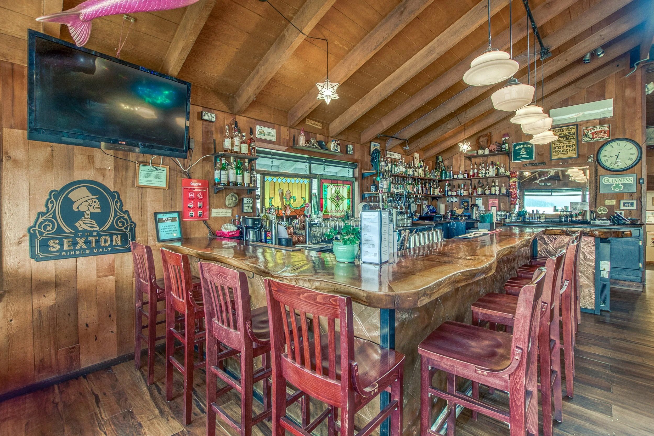 Whitehorse Pub -10.jpg