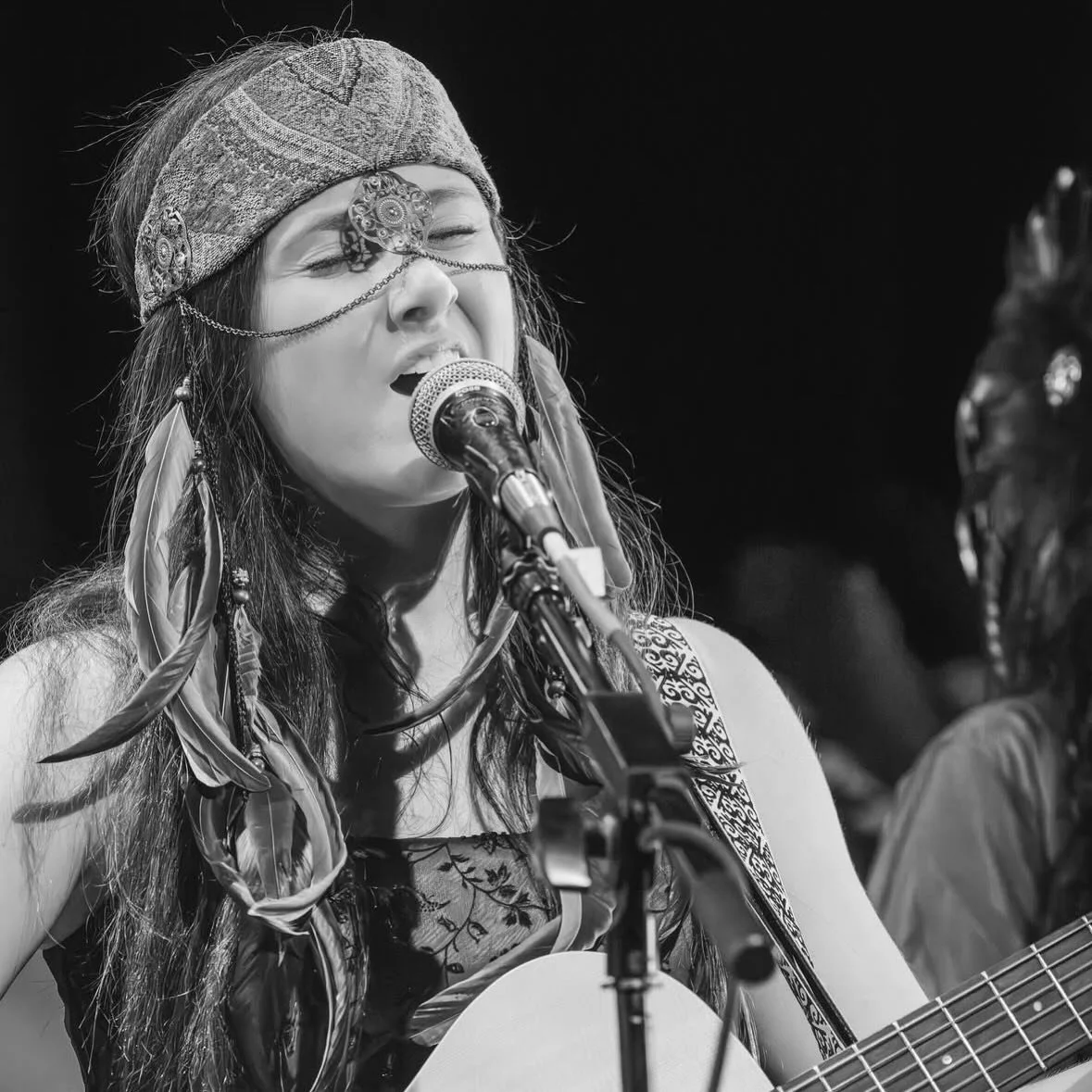 The Nightingale shares her song 🎶 a call to gather, to witness, to become.
An original by @hannah.bourke: Humble Like the Jungle 🌿🎵
Join the flock and experience our next Becoming. https://tinyurl.com/rs7kt2tj