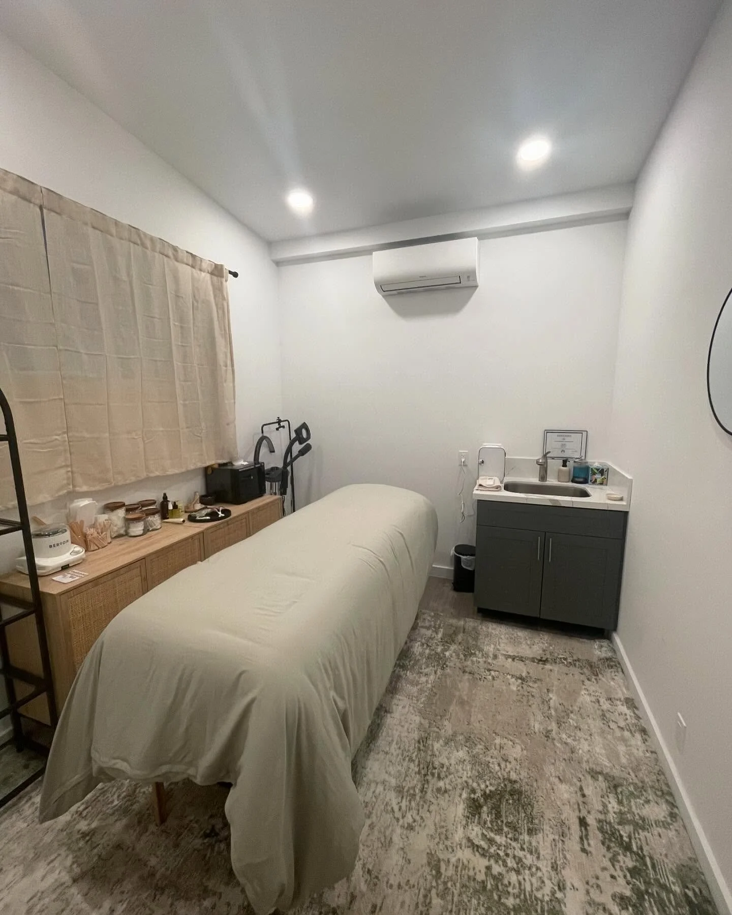 Soooo
We (me and my little helper Hana) have been working on a little secret project and I&rsquo;m so excited to finally share that I&rsquo;m opening my own treatment room&mdash; Olena Beauty! 🌿

I&rsquo;ll be offering facials, waxing, and lash serv