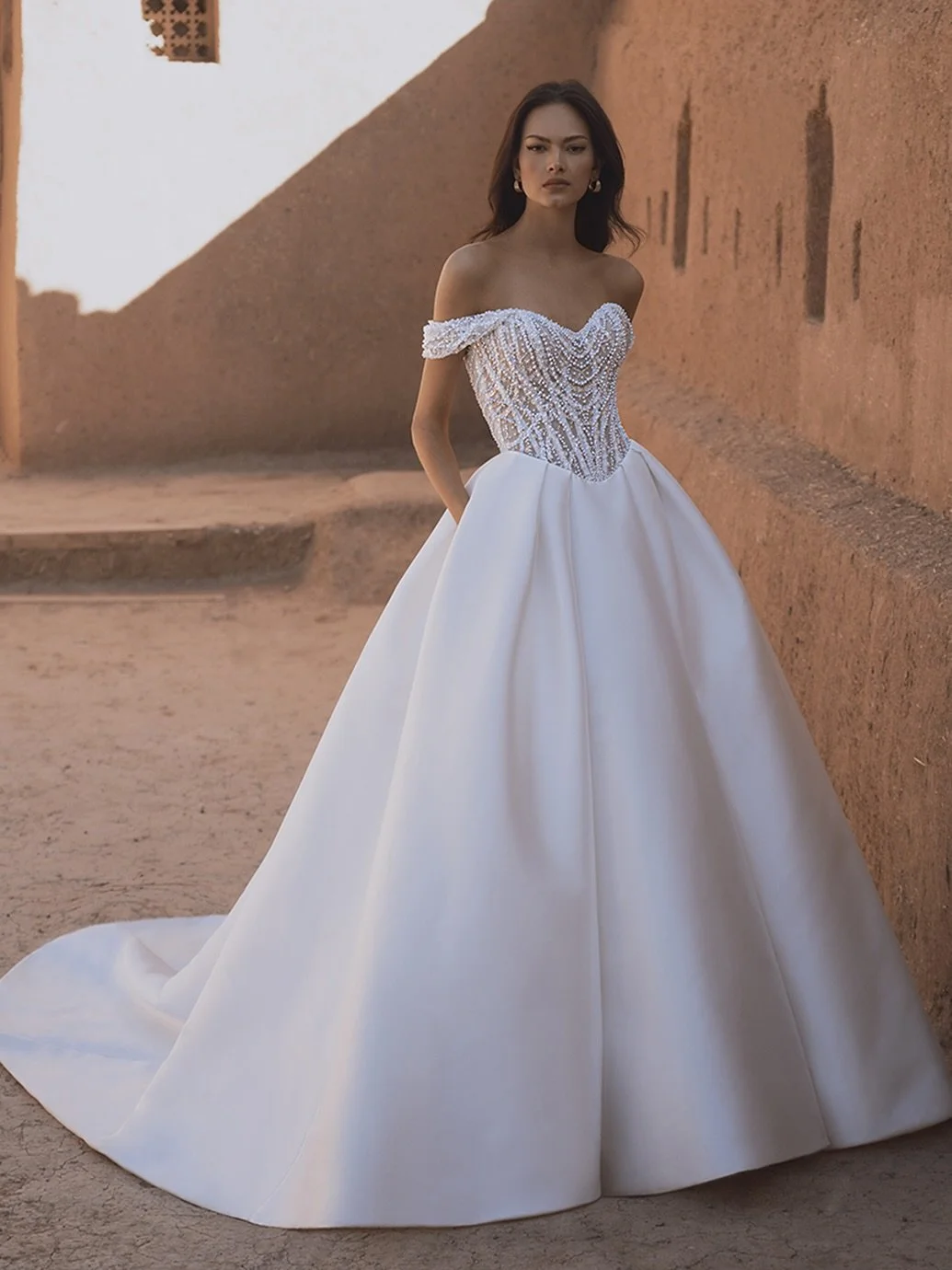 ✨ New arrivals have arrived ✨&thinsp;
Modern romance meets timeless elegance 🤍 This dreamy off-shoulder gown is just one of the stunning new styles waiting for you in-store &mdash; swipe to fall in love ➡️&thinsp;
&thinsp;
📍 Book your appointment t