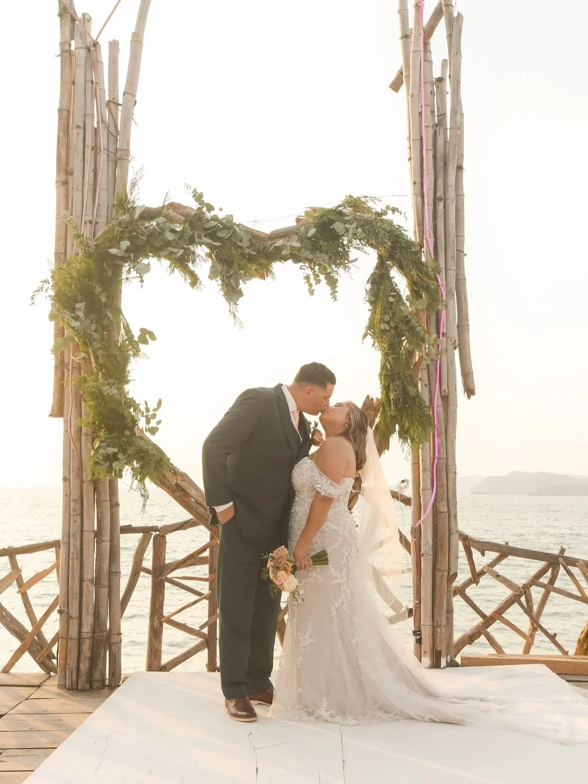 Golden hour, ocean air, and a love that feels like forever 🤍✨&thinsp;
&thinsp;
Vendors &thinsp;
Ceremony: Samsara Beach Club @samsara_beachclub&thinsp;
Reception: Hotel la Alondra &thinsp;@laalondrahotel&thinsp;
Dress: Blush Bridal Couture &thinsp;@
