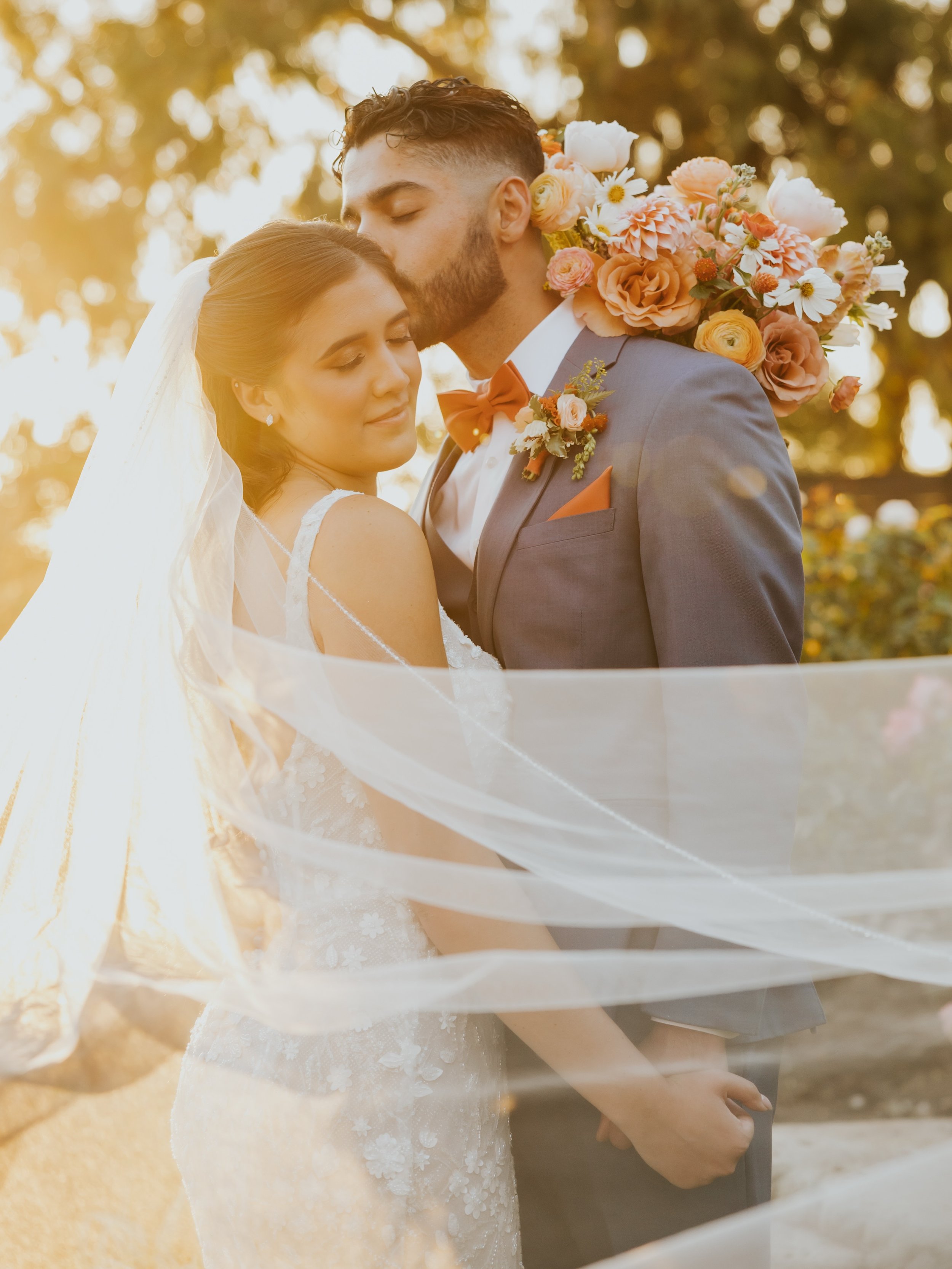 golden hour, forever kind of love ✨
&thinsp;
-Vendors-&thinsp;
Venue: @m_gardens Florist: @staceyspetalsandstems Photographer: @emmanicolephotog Videographer: @ladymouseproductions DJ: @elegantdjs Catering: @commandperformancecatering Hair: @santabar