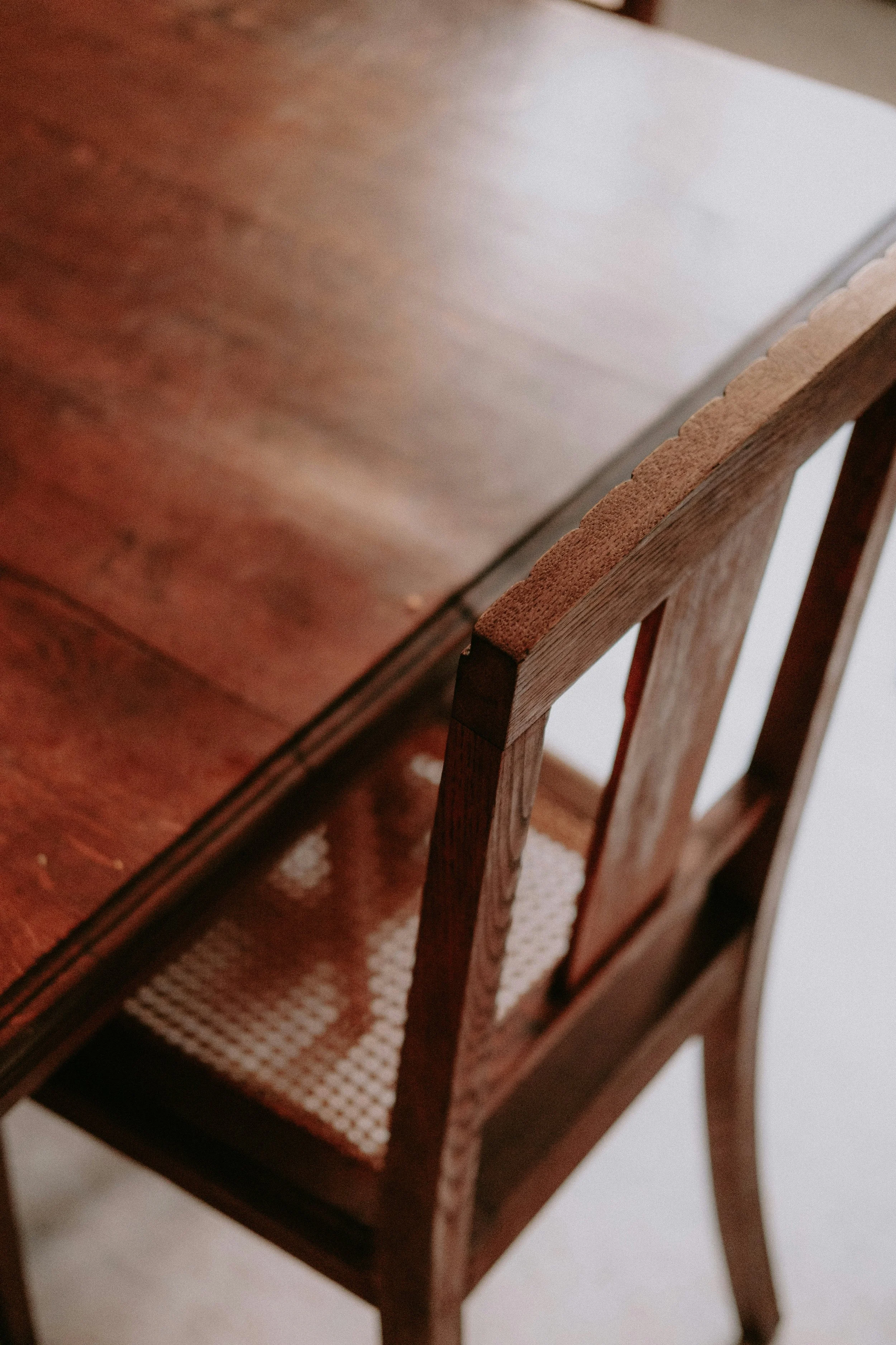 The Collector’s Guide to Real vs. Veneered Mid-Century Teak