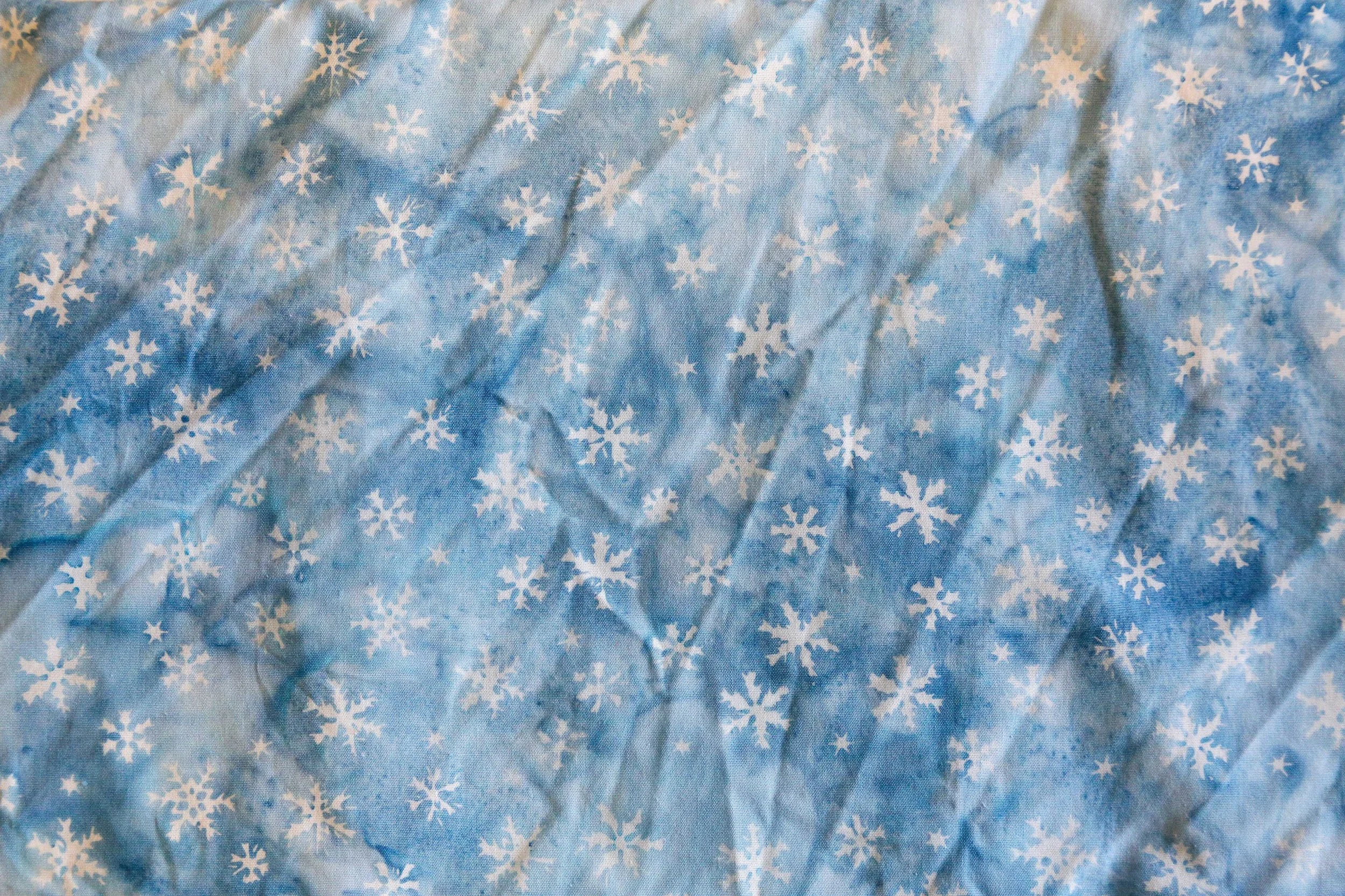 Tossed Snowflakes