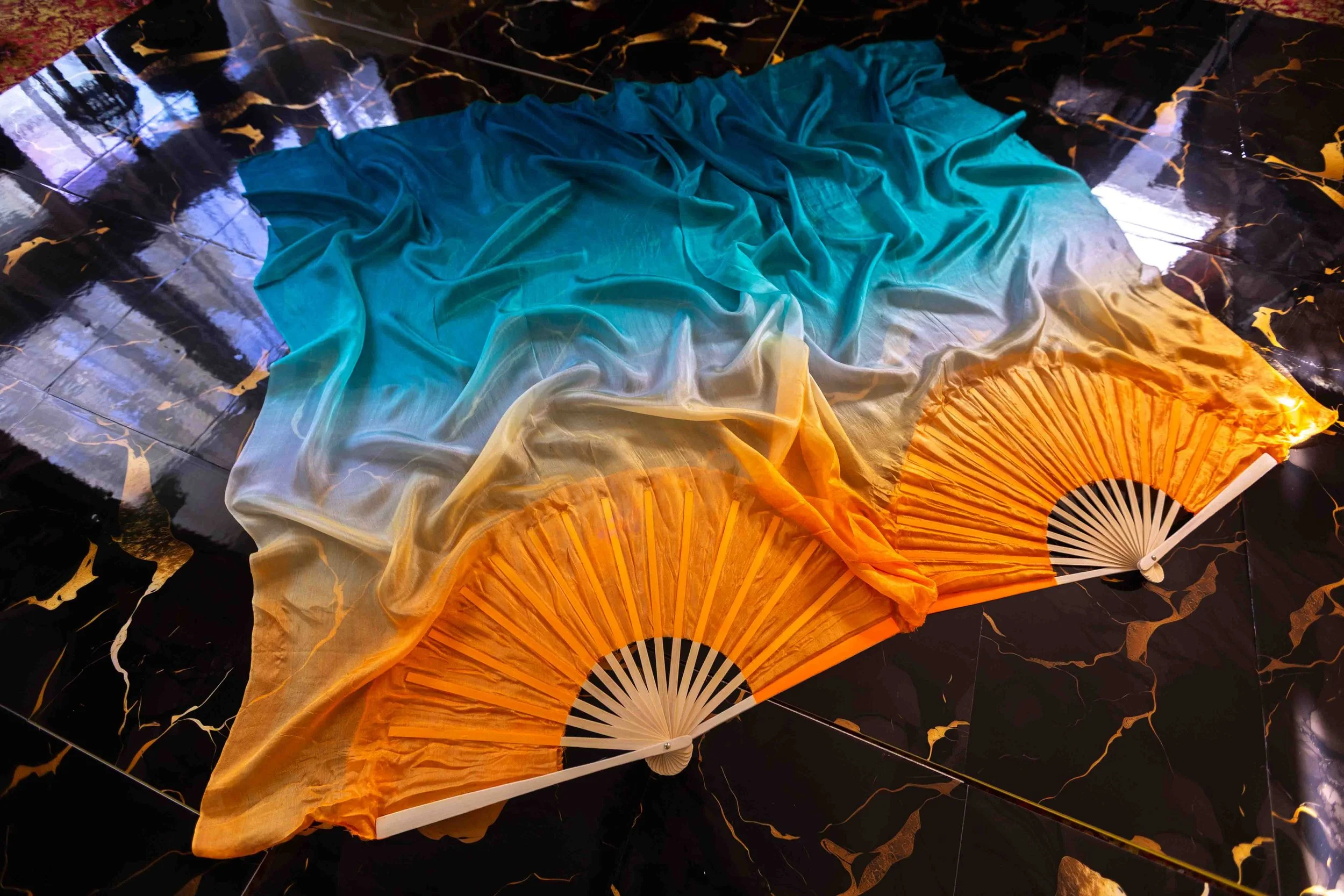 Foxes Den (Inverted) - UV - Silk Flow Fans