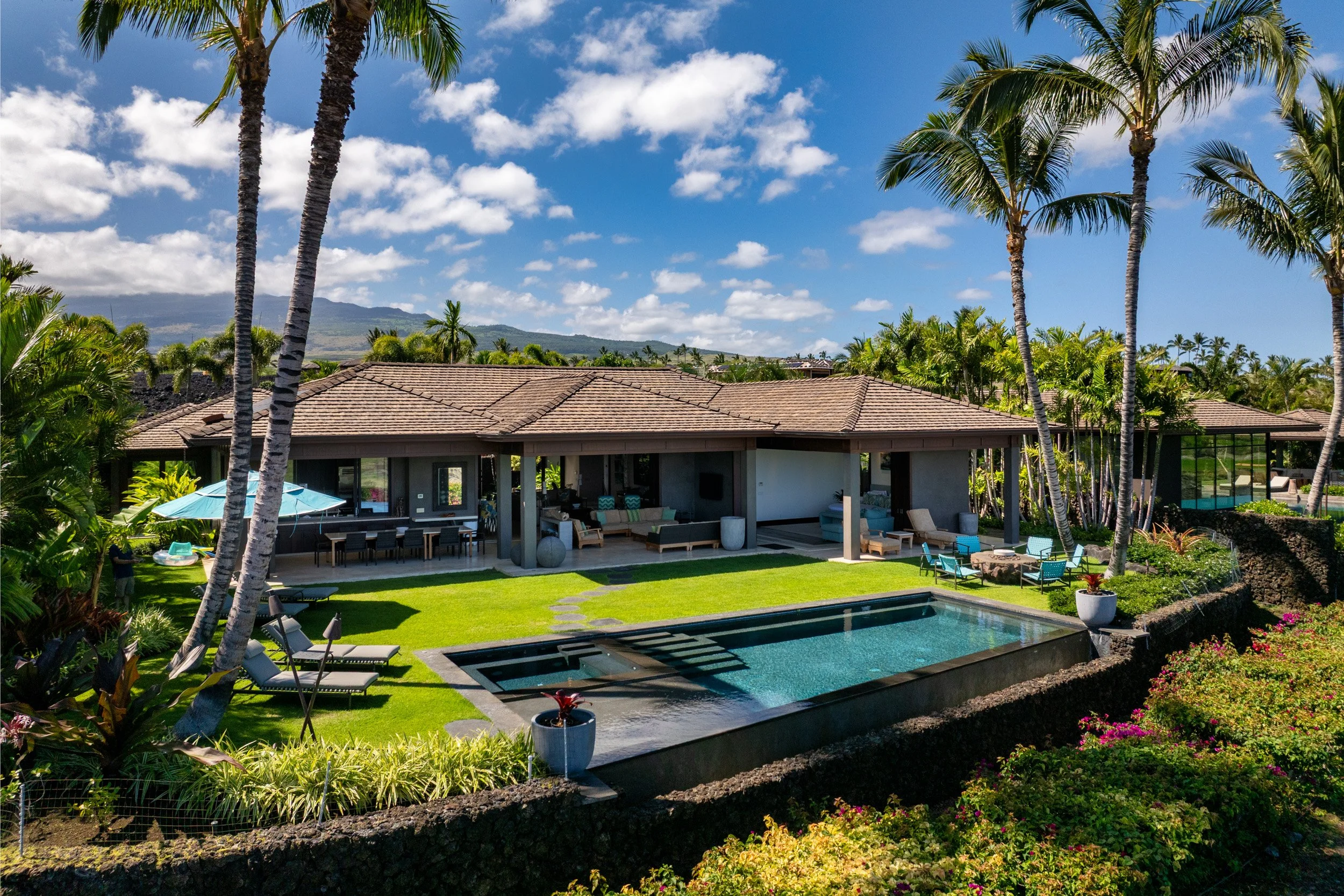 4 bedroom 5 bath Hualalai