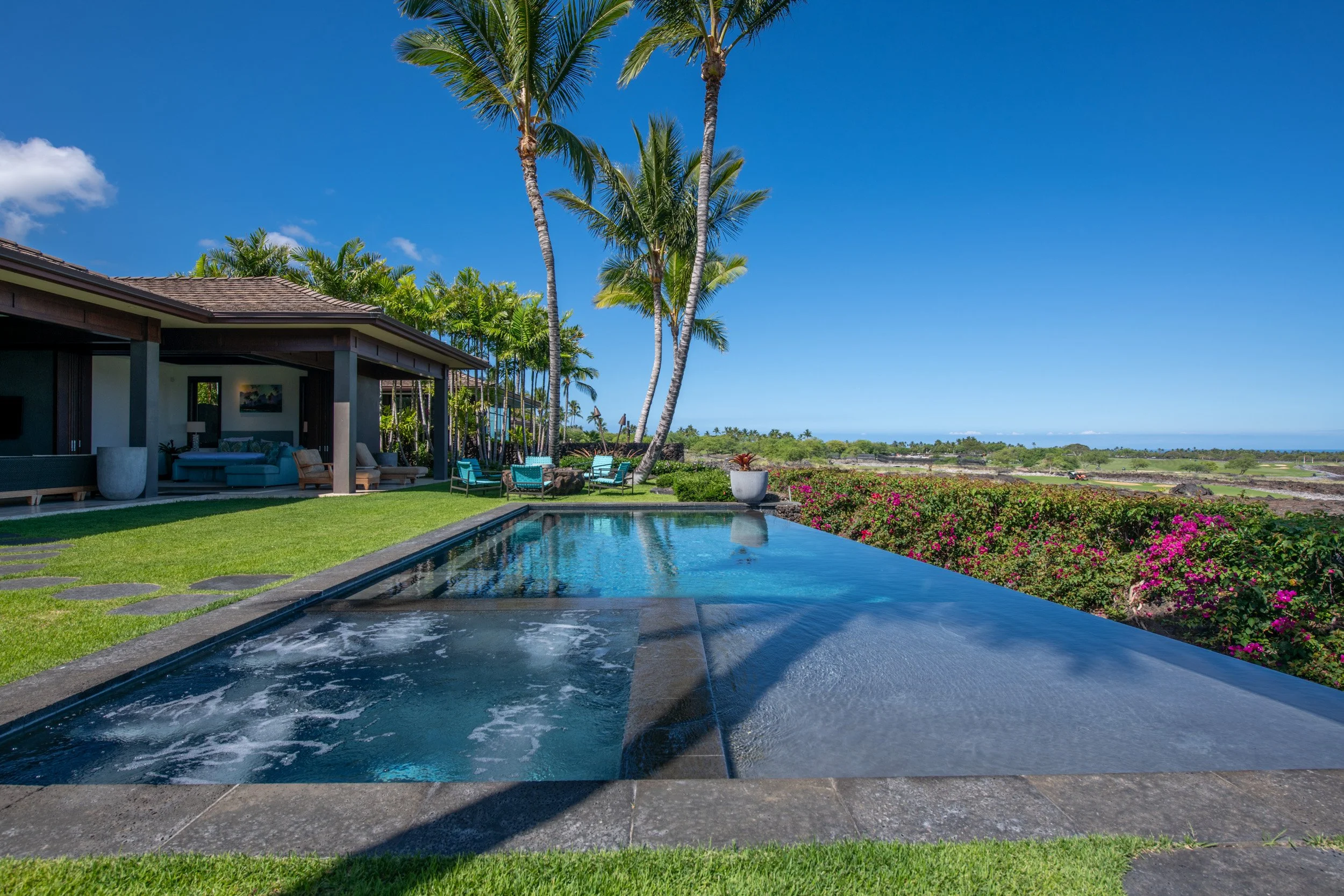 4 bedroom 5 bath Hualalai