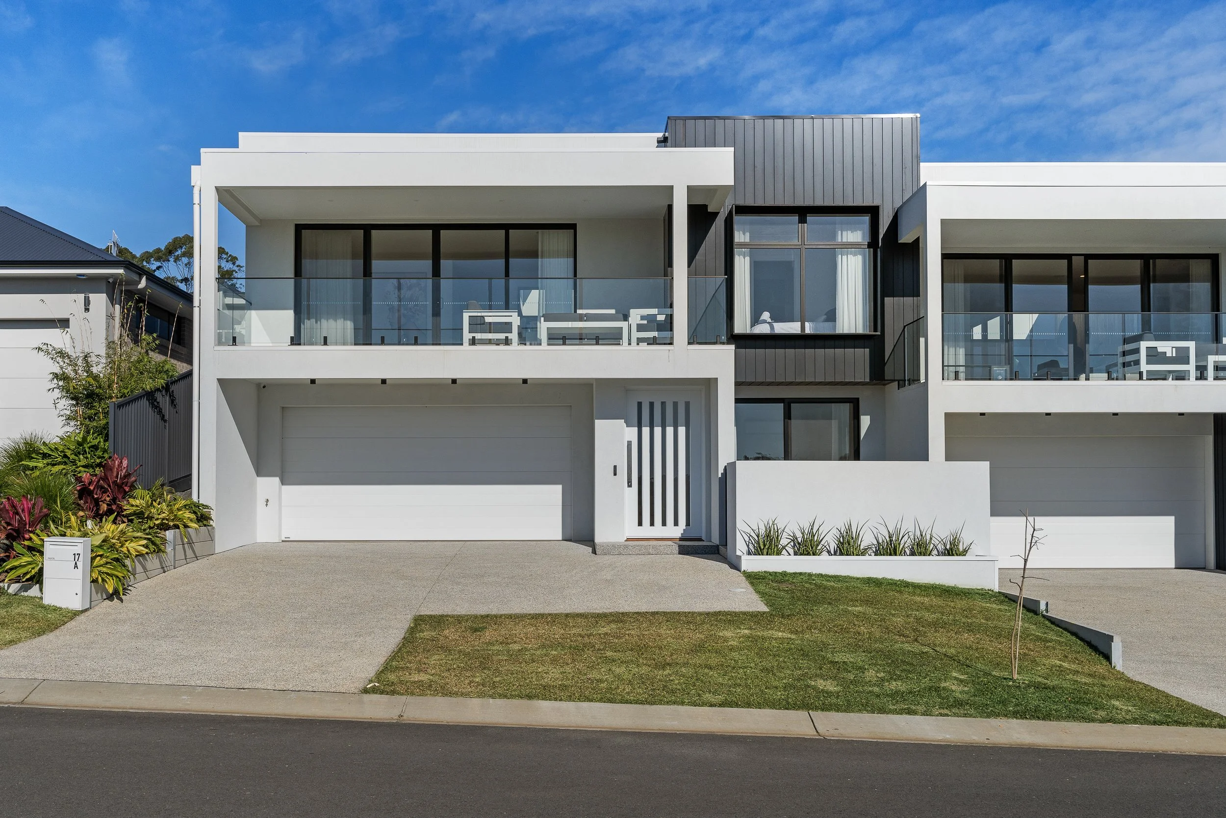 17 Bendoura - front-04.jpg