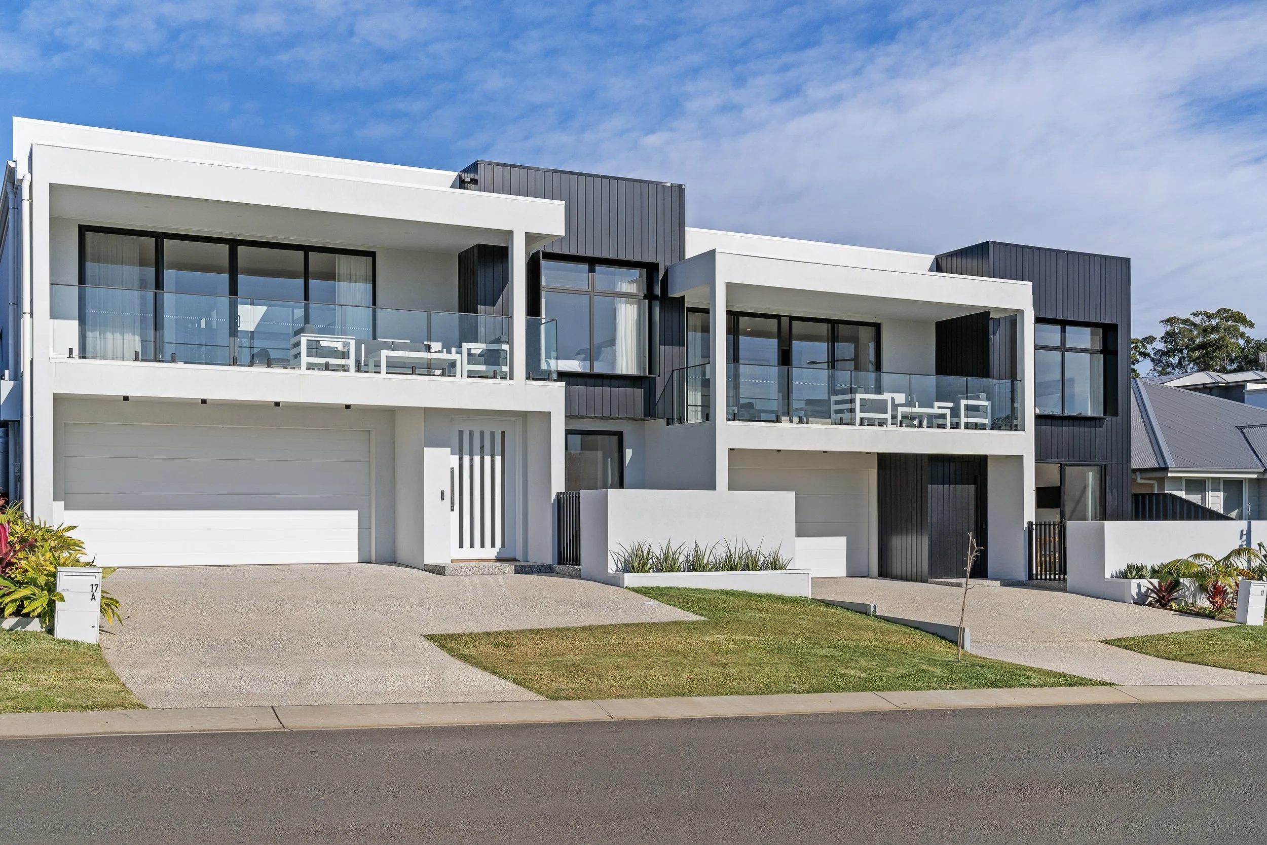 17 Bendoura - front-01.jpg