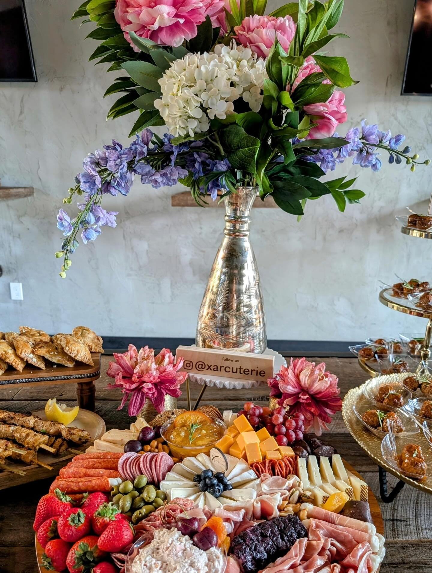 Xarcuterie + Appetizers= what dreams are made of ✨
