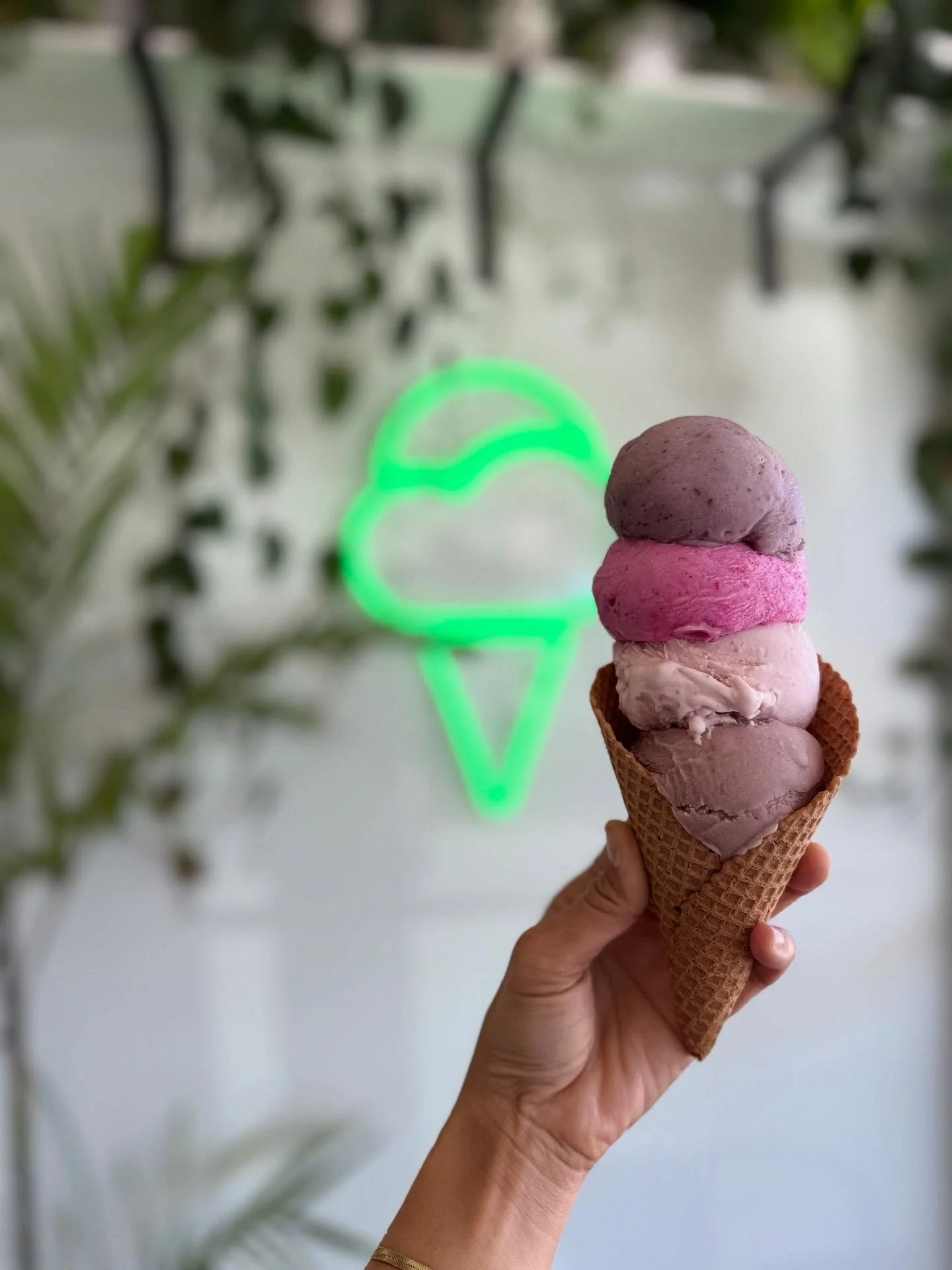 Top down: Vegan Ube, Dragonfruit Mango Sorbet, Strawberry Cream &amp; A&ccedil;a&iacute; Berry 

#hammondsicecream