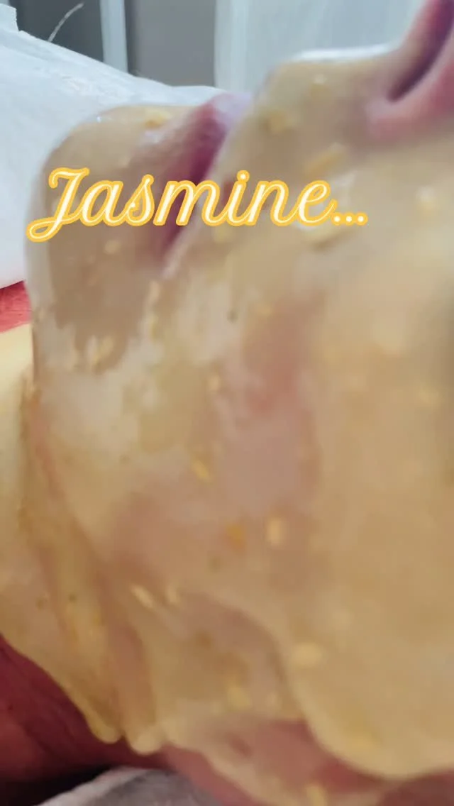 Not to be dramatic, but the Jasmine Facial might just change your whole mood.
This is your monthly reminder that you’re not regular. You’re the best thing walking—and your skin should act like it.
Hydration? Check. Glow? Check. Pe