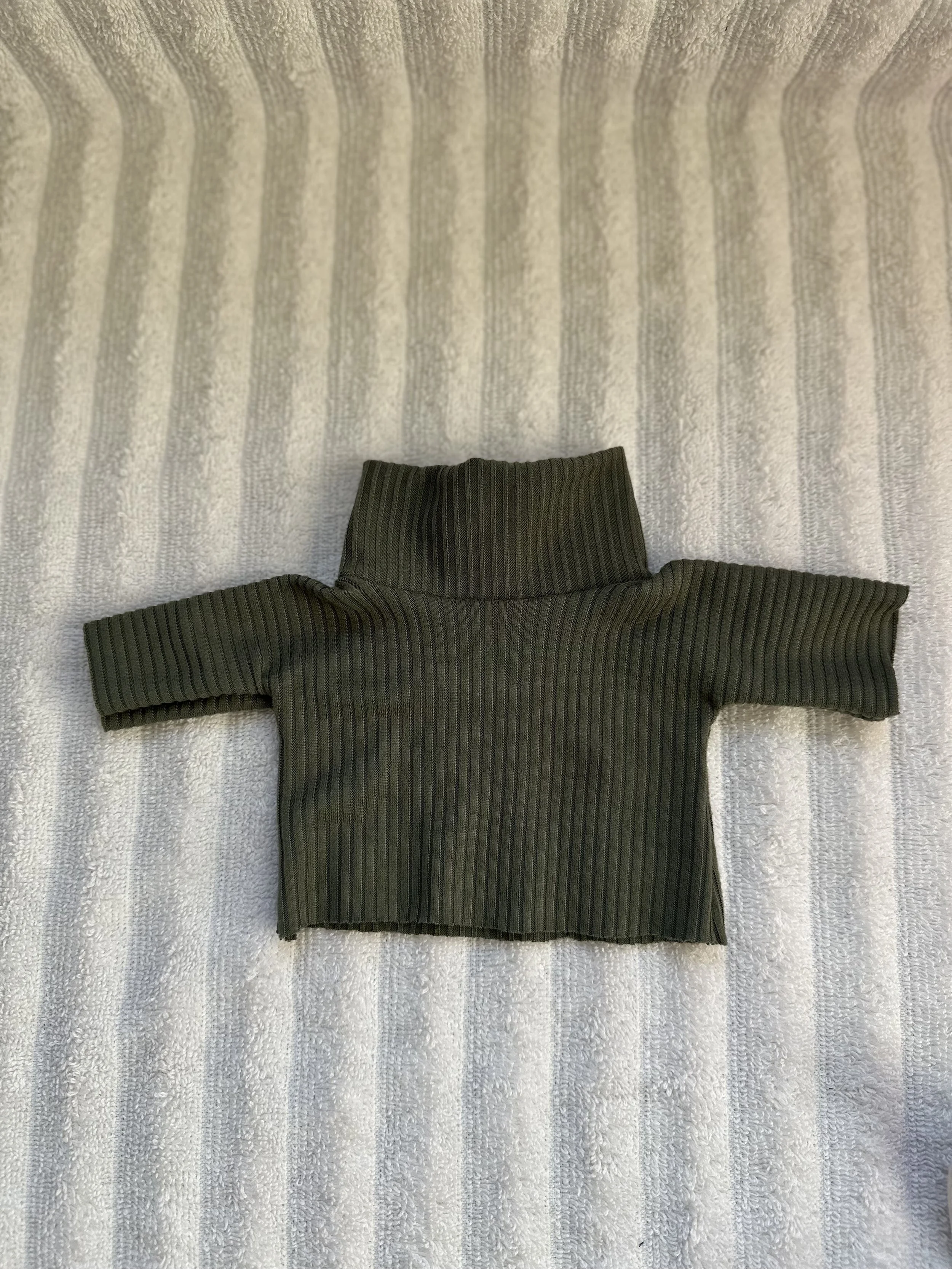 Jersey ribbed turtleneck