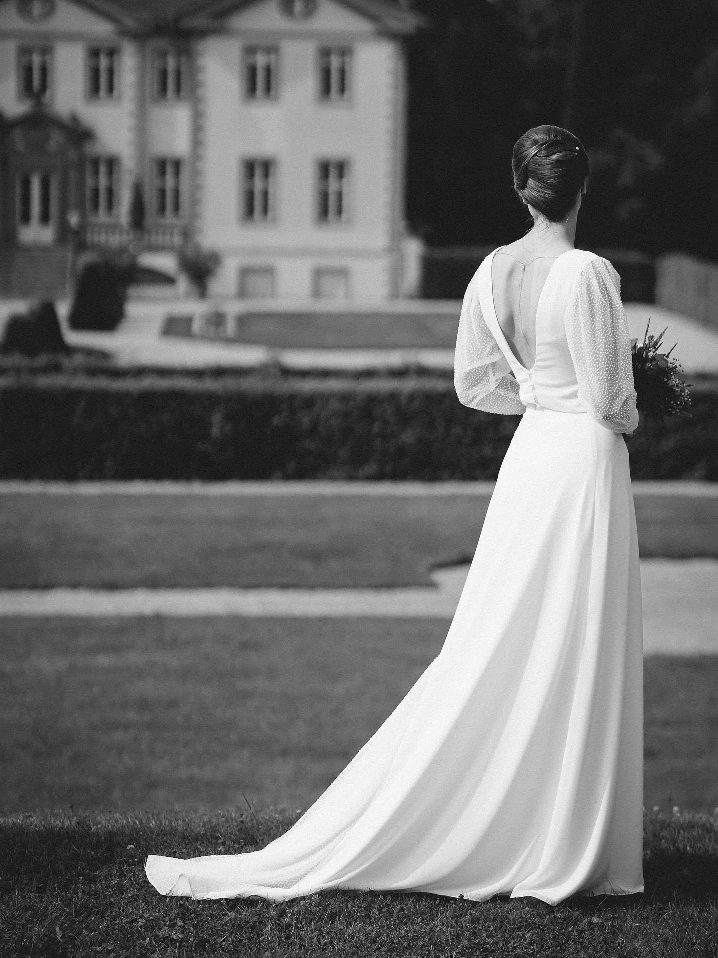 ☀️🖤🗝️ Hochzeitssommer 2025 &ndash; fast durch. Irre, wie viele Geschichten ich miterleben durfte. Jede anders, aber jede auf ihre eigene Art und Weise ganz besonders. 
Wir haben uns gemeinsam einen Sonnenbrand geholt, wir sind vor Gewitter gefl&uum