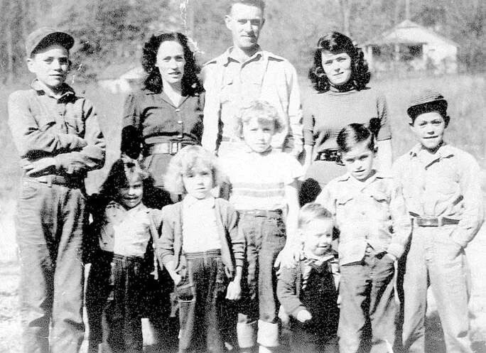 dollyfamilyphoto.jpg