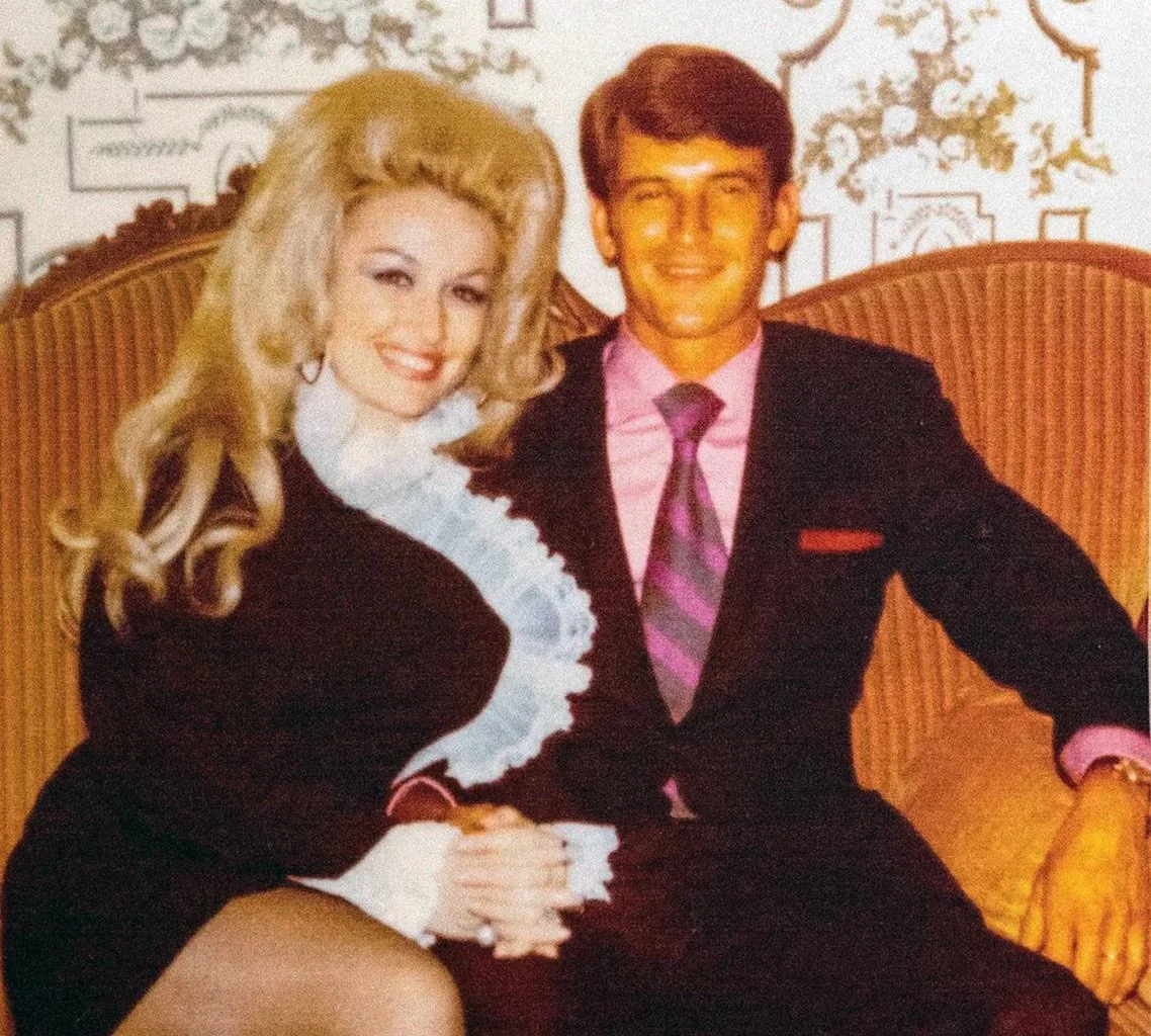 rs_1138x1024-240117105255-1024.dolly-parton-carl-dean.jpeg