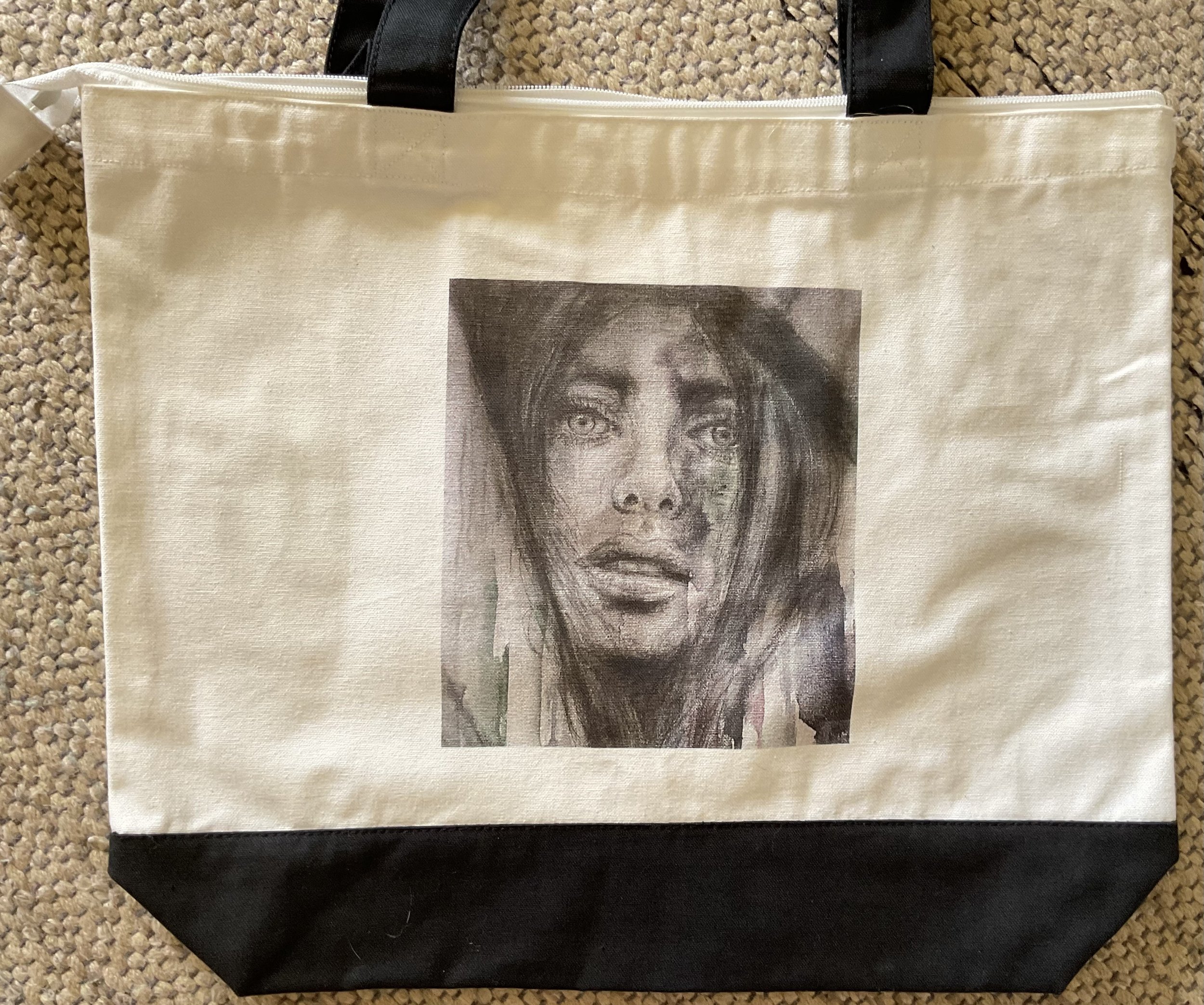 “Breathing Space” large tote with zip