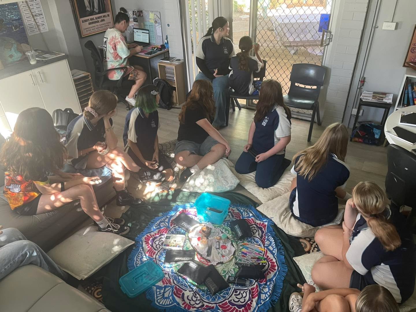 Last week we also returned to Bellingen High for another Sista Business gathering. 

The girls shared stories in circle, took part in cultural creative activities and finished the session with food together.

These gatherings are about creating a spa