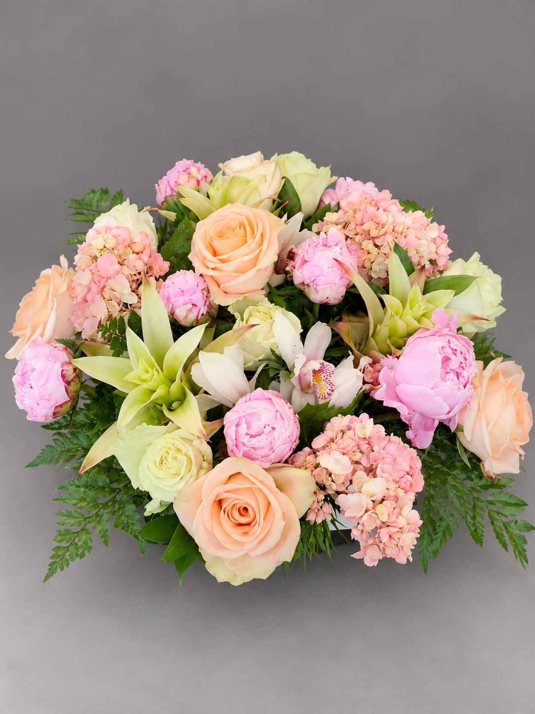 Romantic Pastel Spring Flower Centerpiece.png