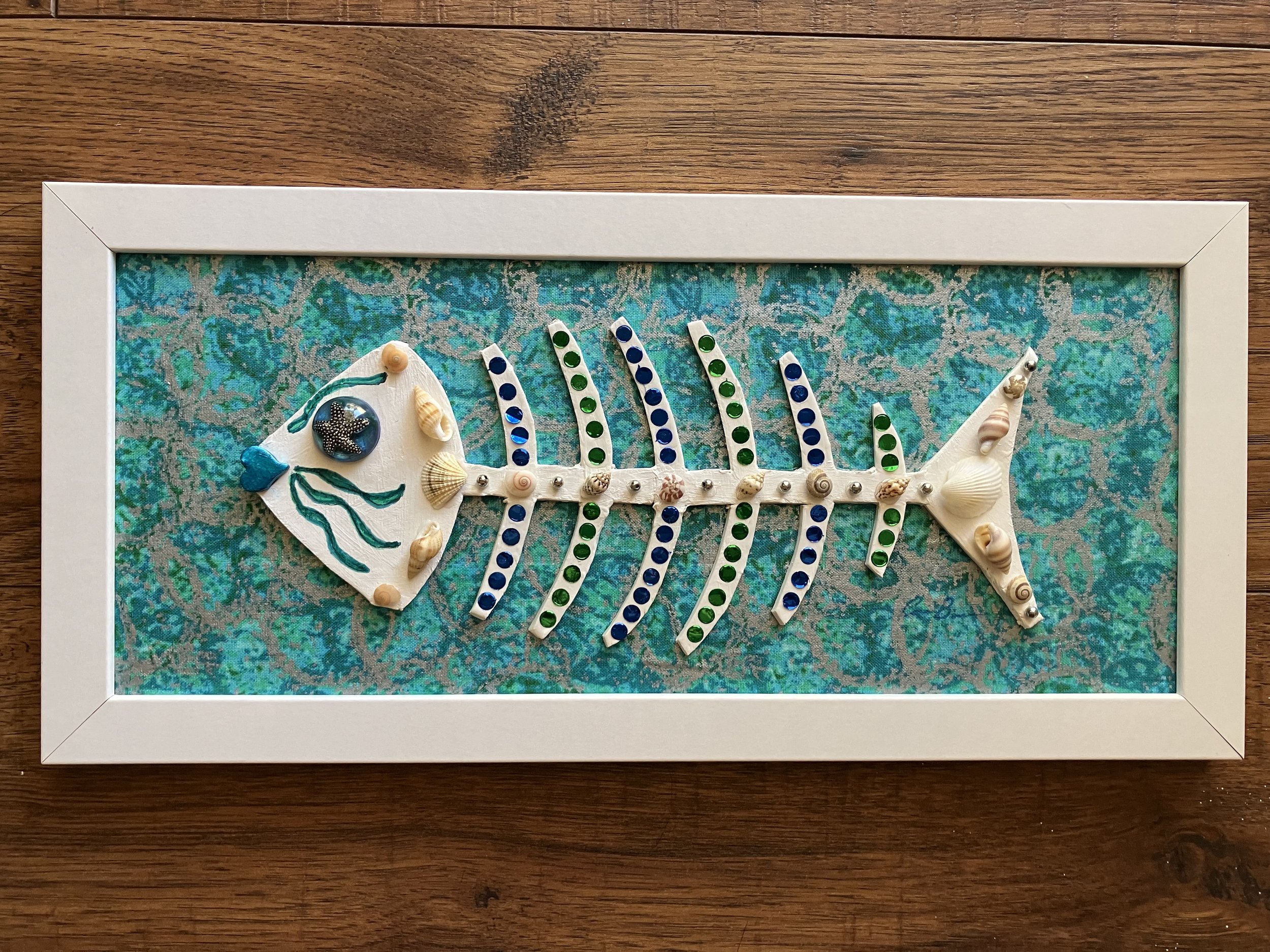 Pez Muerto White Frame